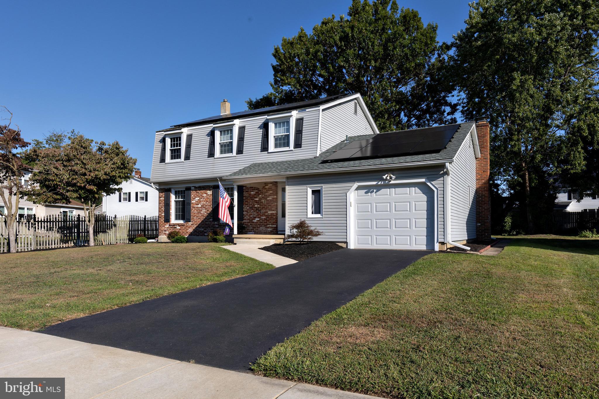 721 BENTLEY LANE