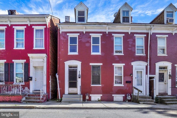 144 E MAPLE ST, YORK, PA 17401 - Image 549ebe3eb5b5ed52d46b5ebfa3a8fbb1/2610579558