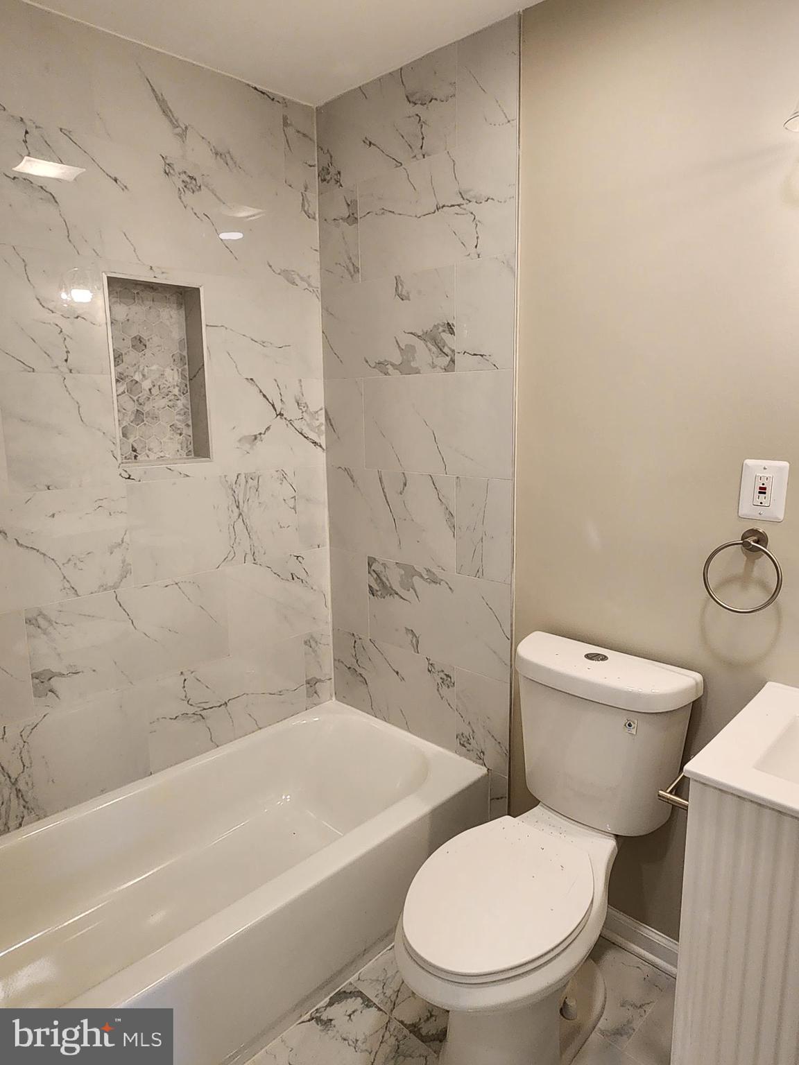 DAVIS - Residential Lease