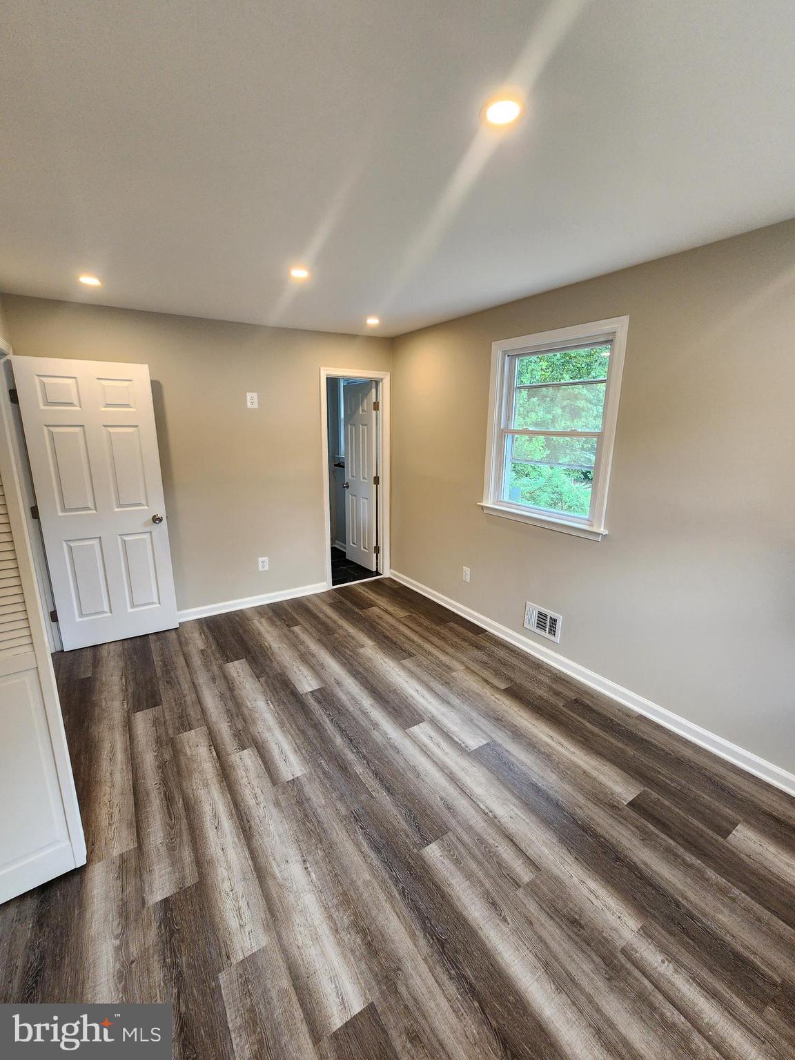 DAVIS - Residential Lease