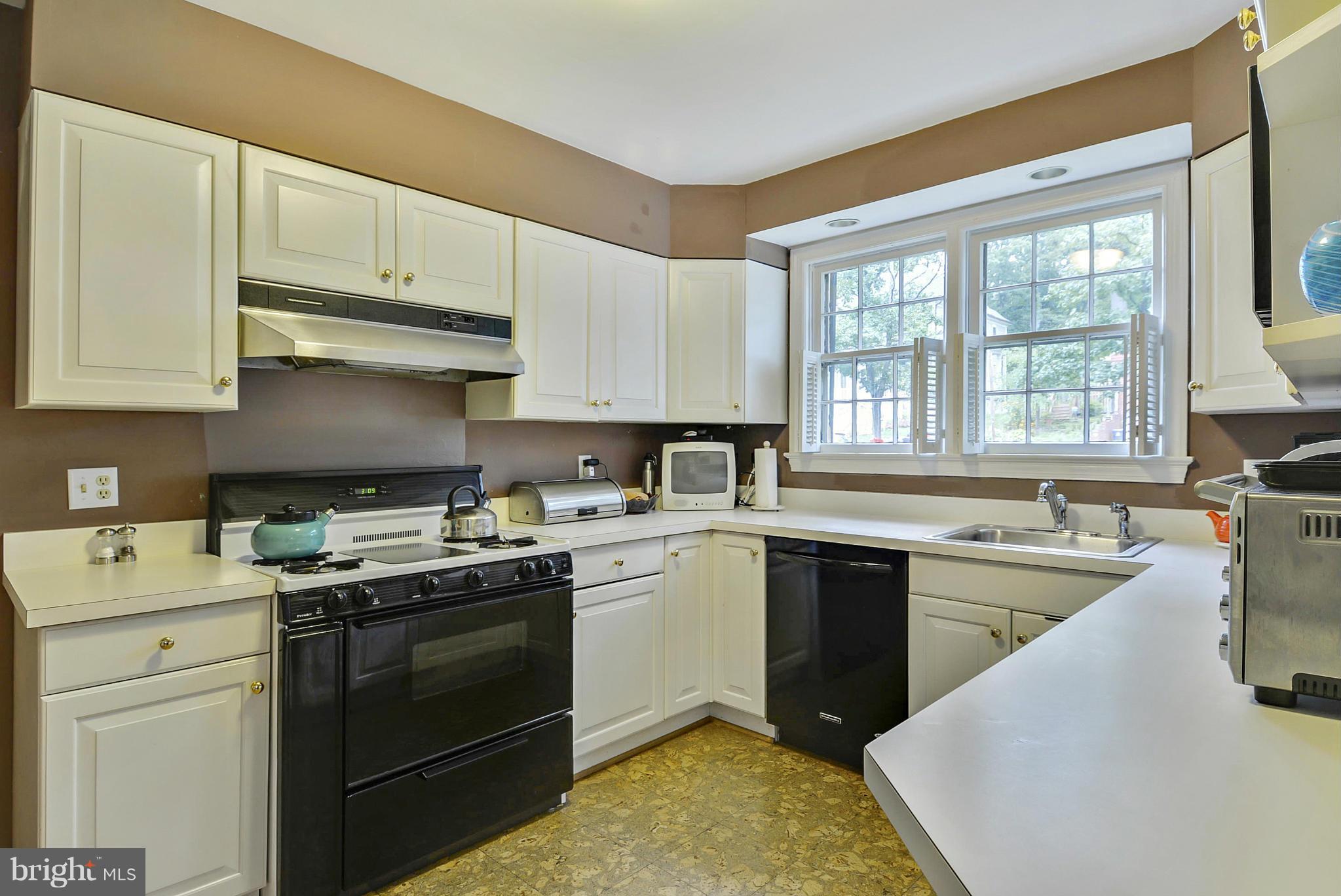 LEEWAY HEIGHTS - Residential