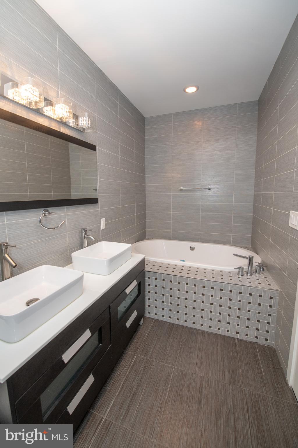 FAIRMOUNT - Residential