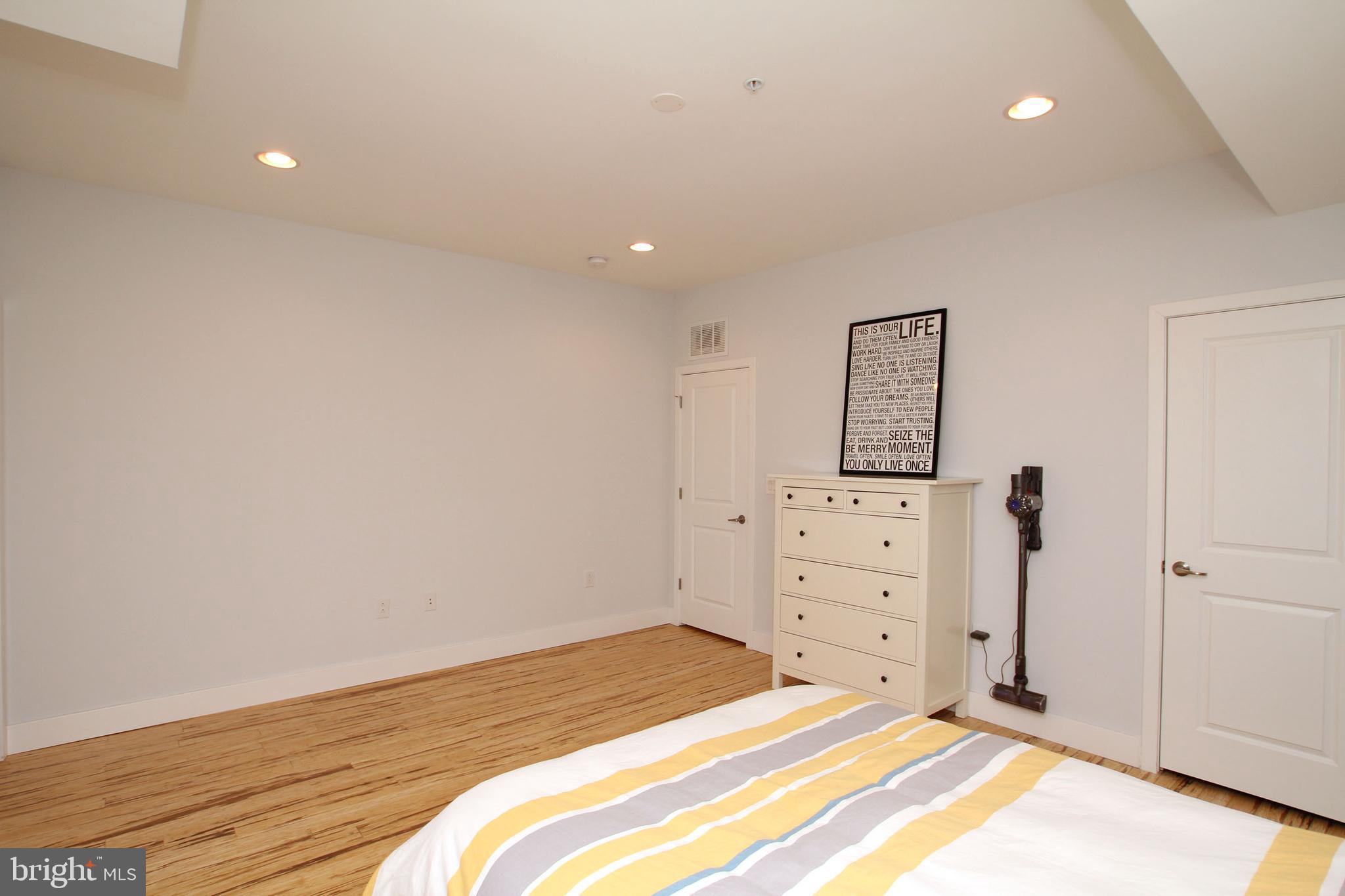 FAIRMOUNT - Residential