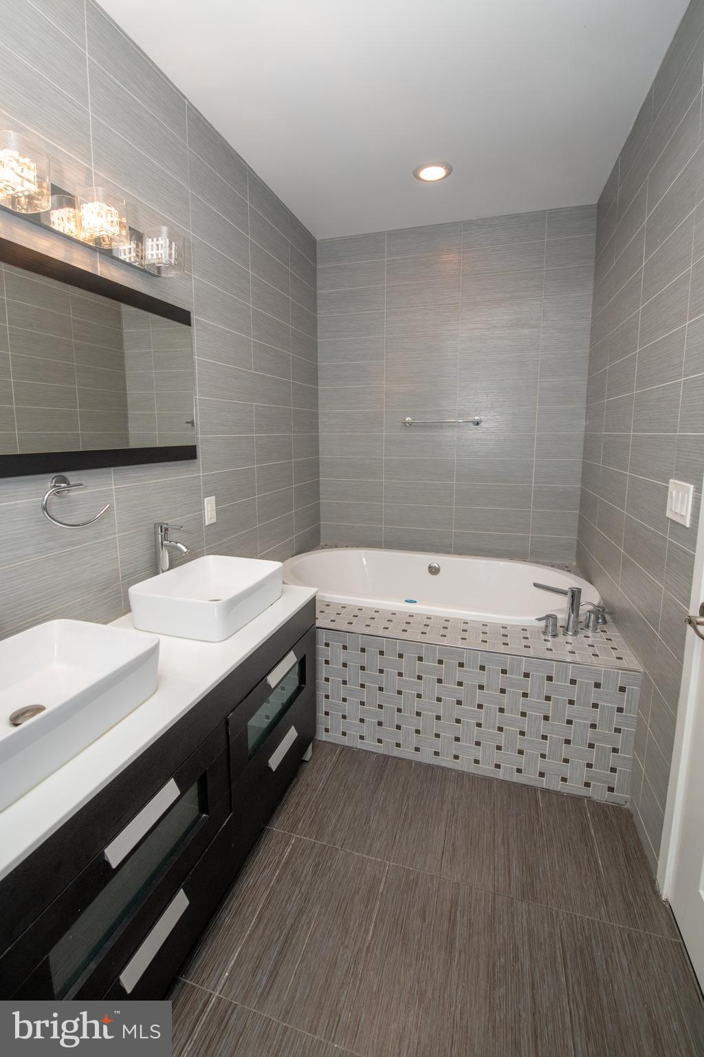 FAIRMOUNT - Residential