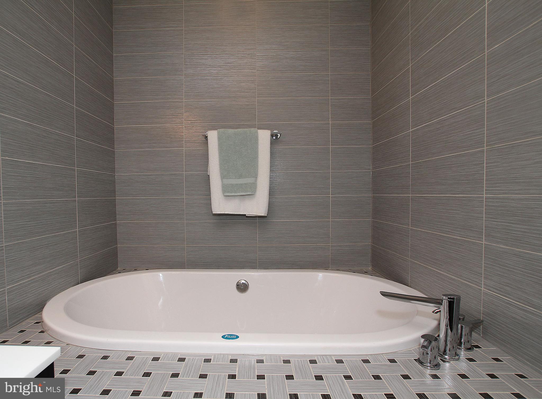 FAIRMOUNT - Residential