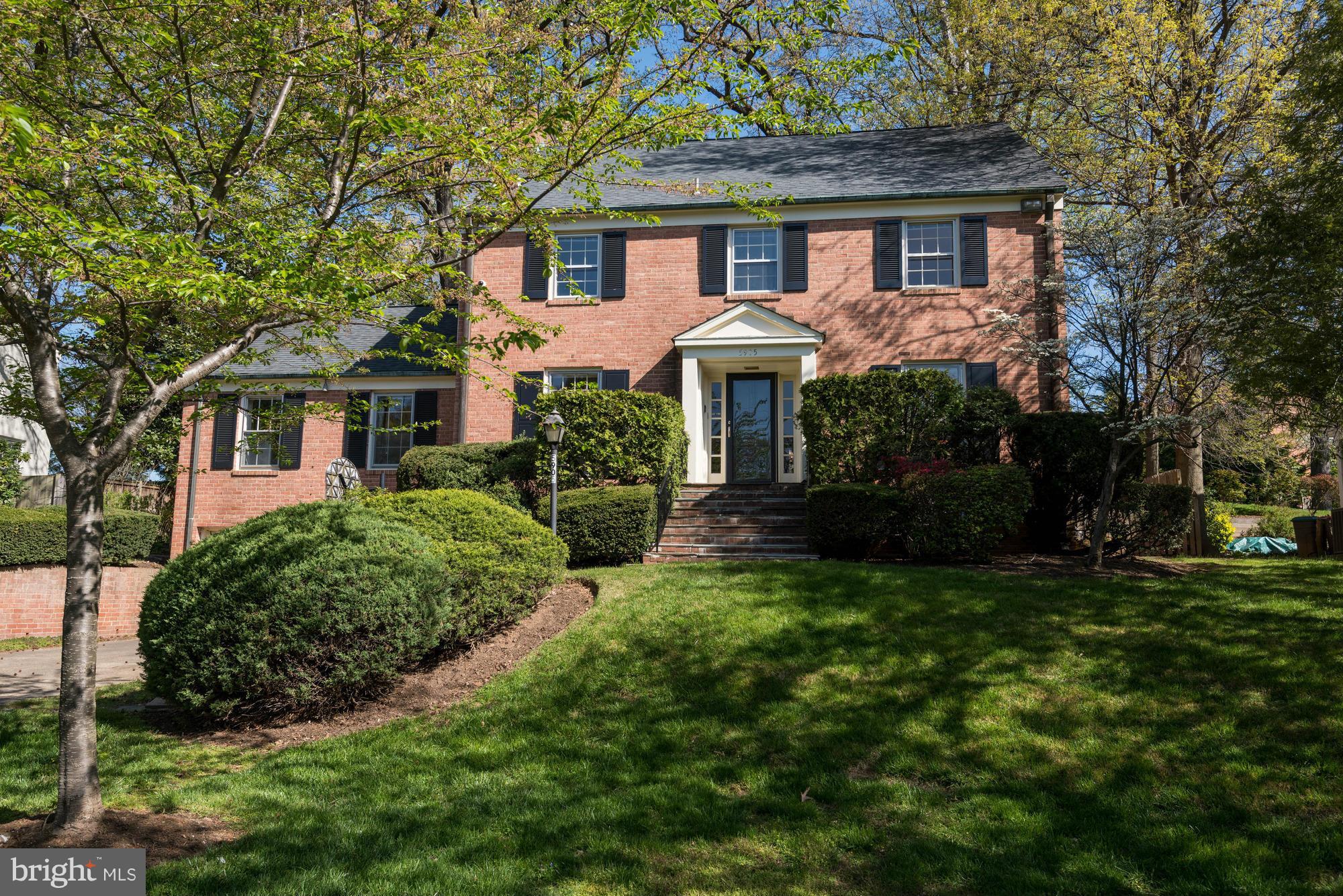 Fantastic Searl Terrace.Stately, light-filled home on private wooded lot in popular Beacon Hill neighborhood, min.to DC, Trail, shopping, Woodacres ES. Refin.hardwood floors on 3 levels.Freshly painted, renovated.Baths, modern Kitchen w/Breakfast Area, 6 BR home. Beautif.living+entertaining spaces.Library, screened-in Porch, Large part.fin.lower level, 2 car garage. Brokers Open 4/19 11:30-2:00pm