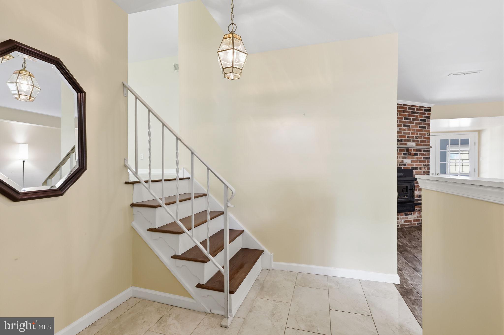 572 STERLING STREET