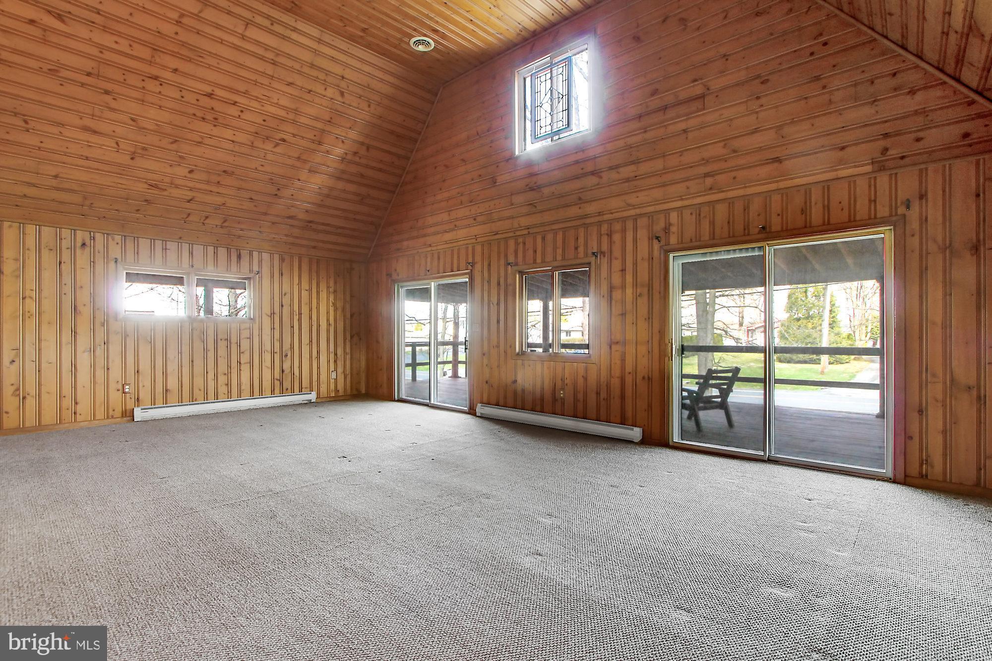 LAKE HERITAGE - Residential