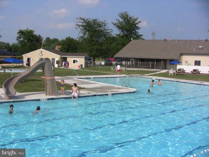 LAKE HERITAGE - Residential