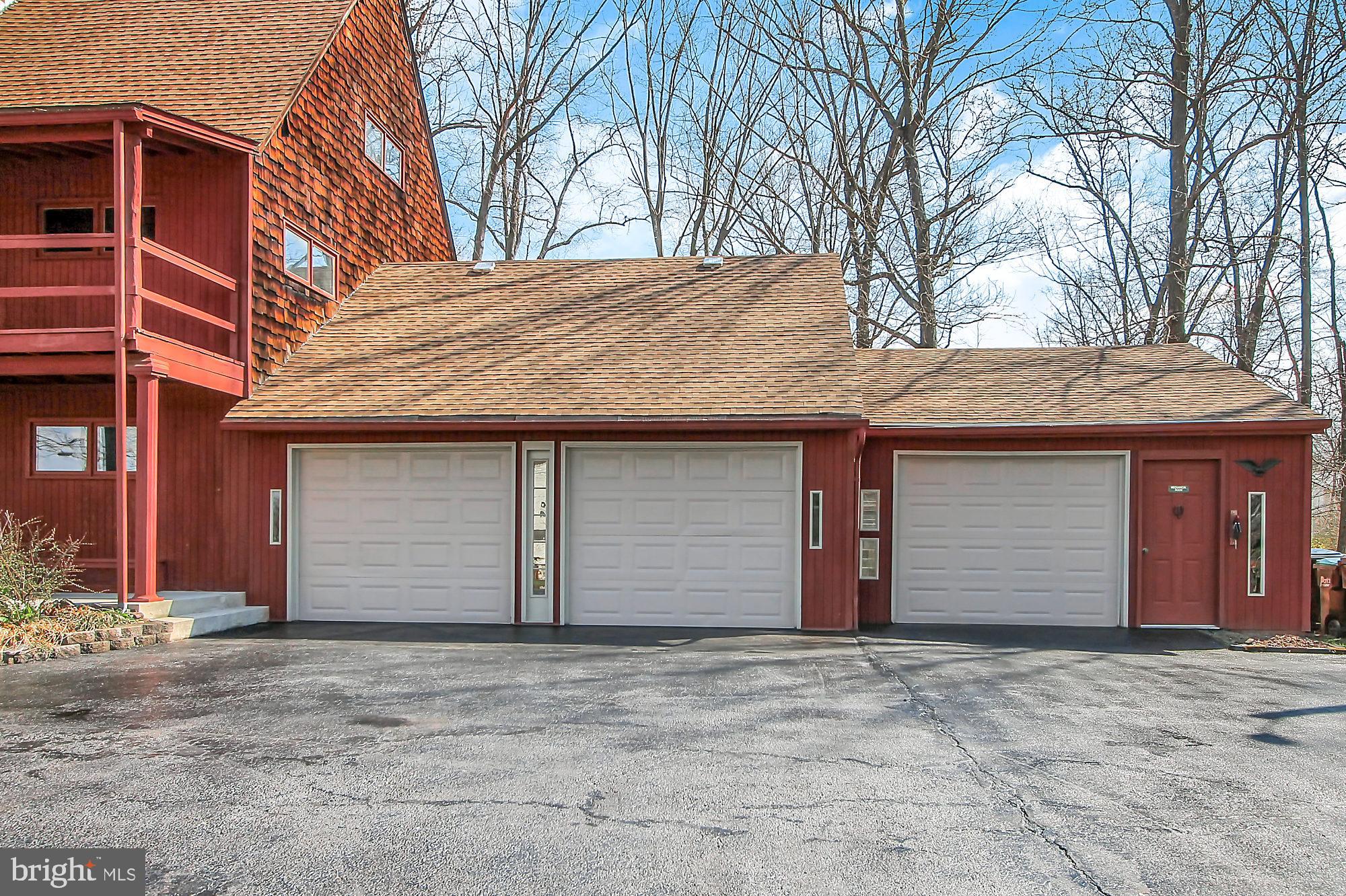 LAKE HERITAGE - Residential