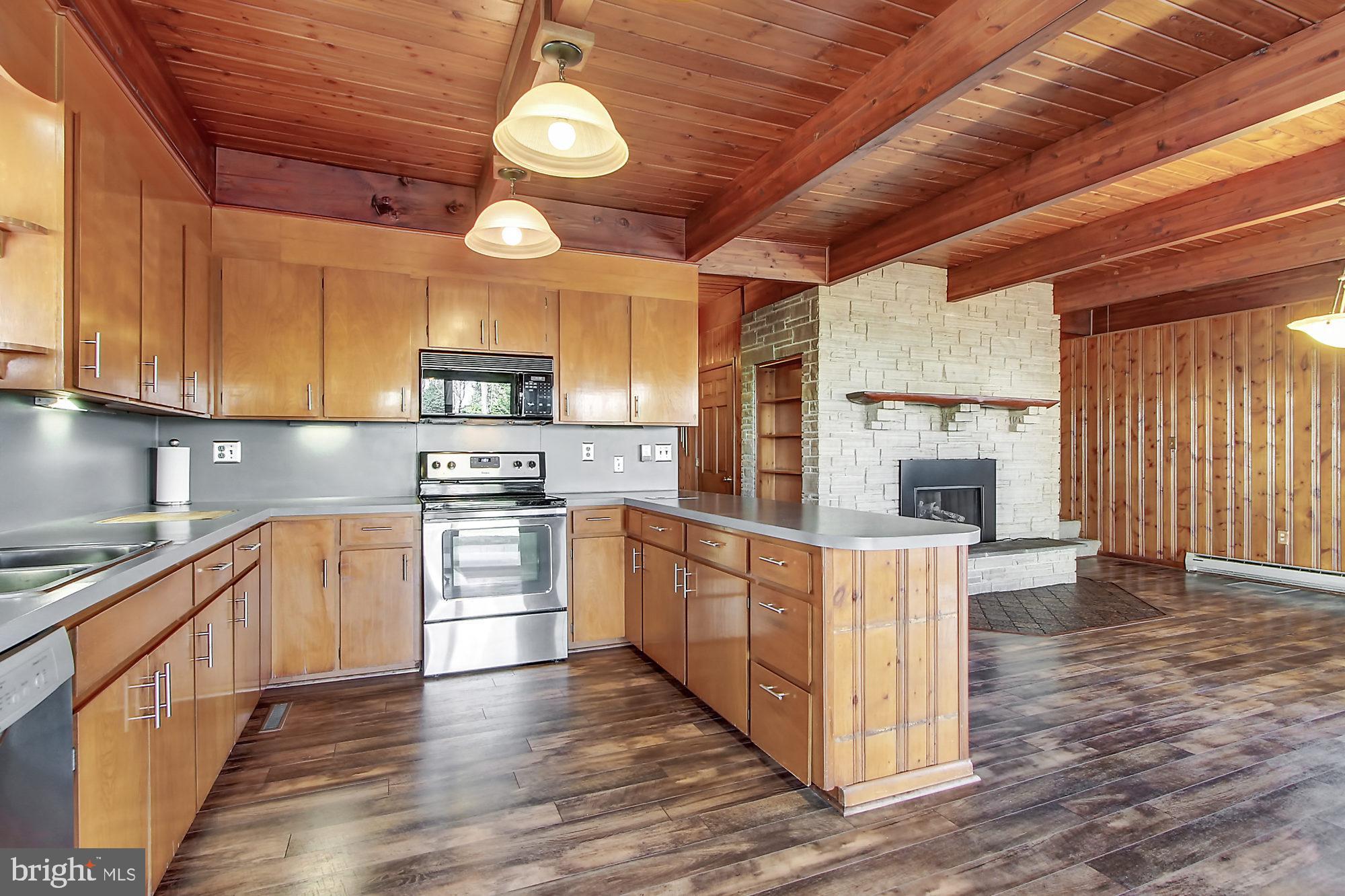 LAKE HERITAGE - Residential