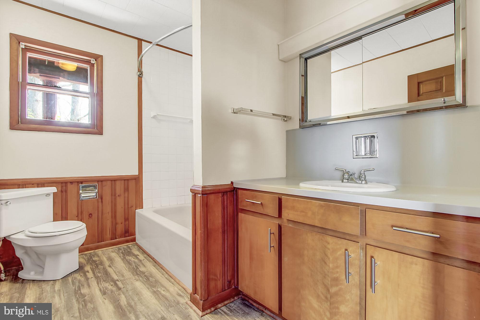 LAKE HERITAGE - Residential