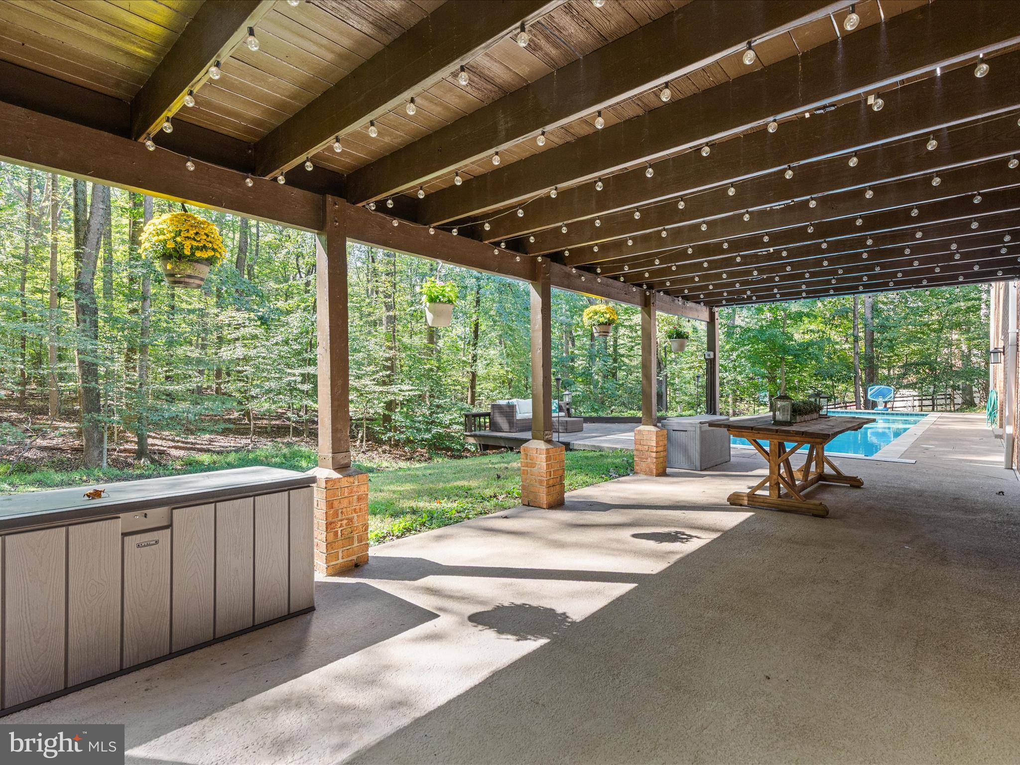 TALLY HO - Residential