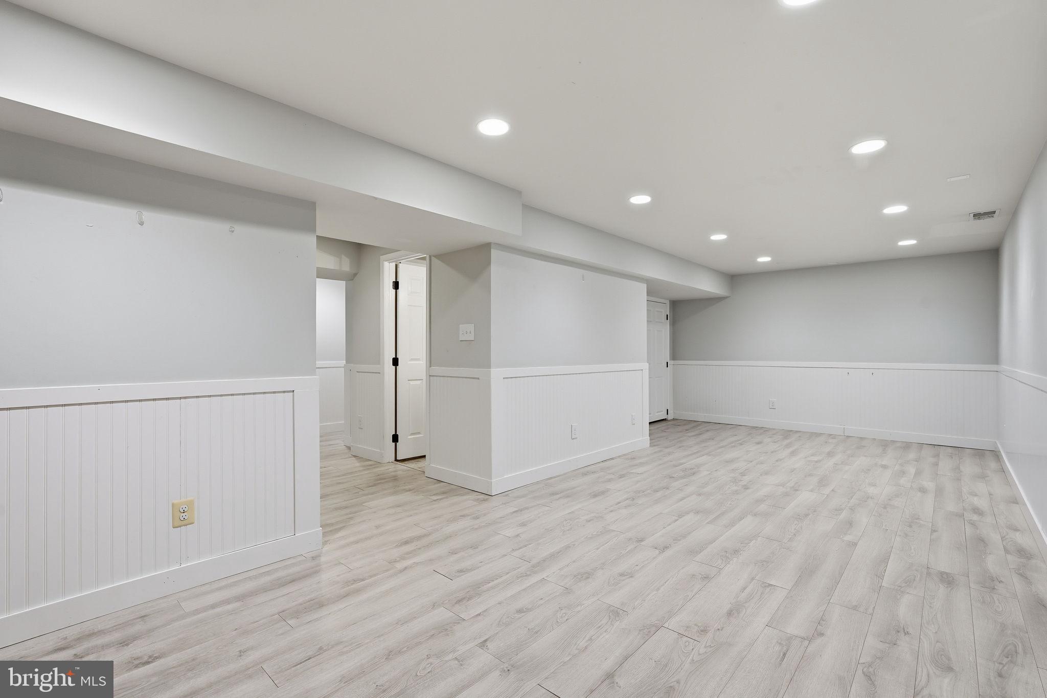 ASHBURN VILLAGE - Residential