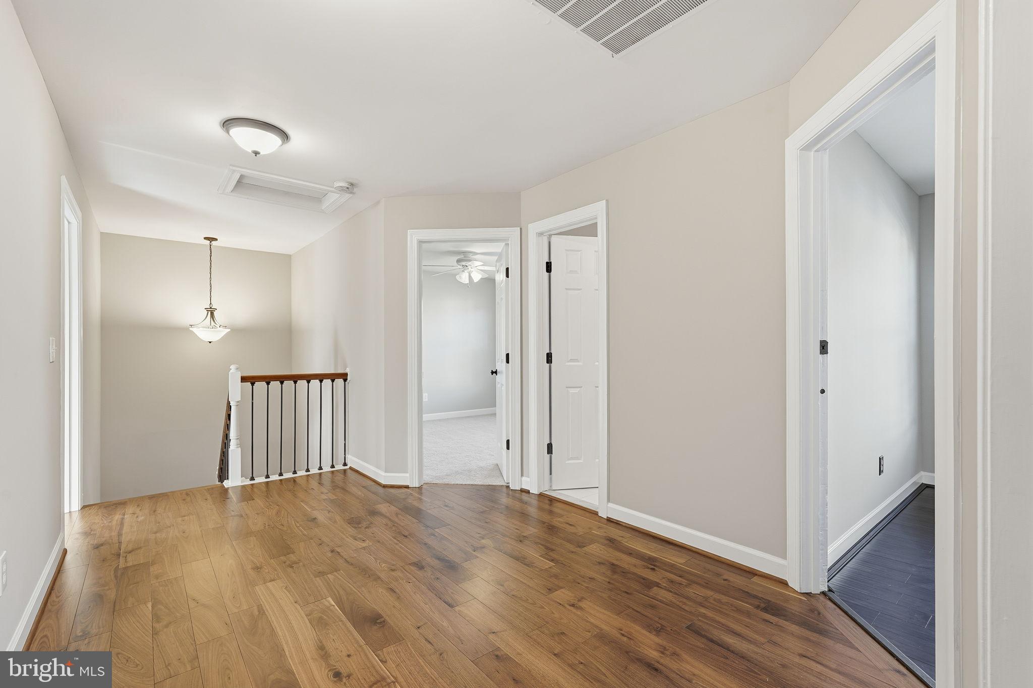 ASHBURN VILLAGE - Residential