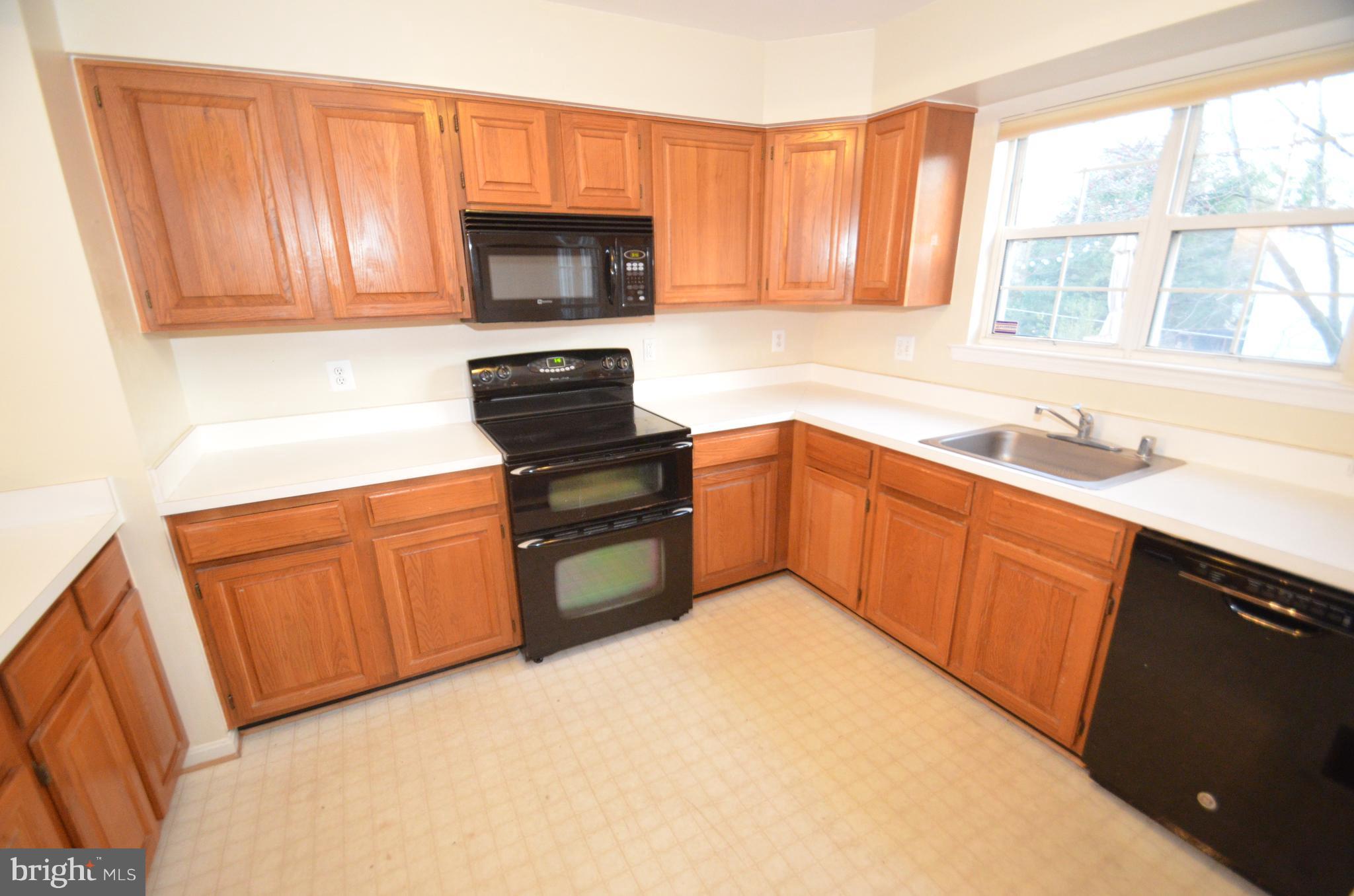 GLENWOOD MEWS - Residential Lease