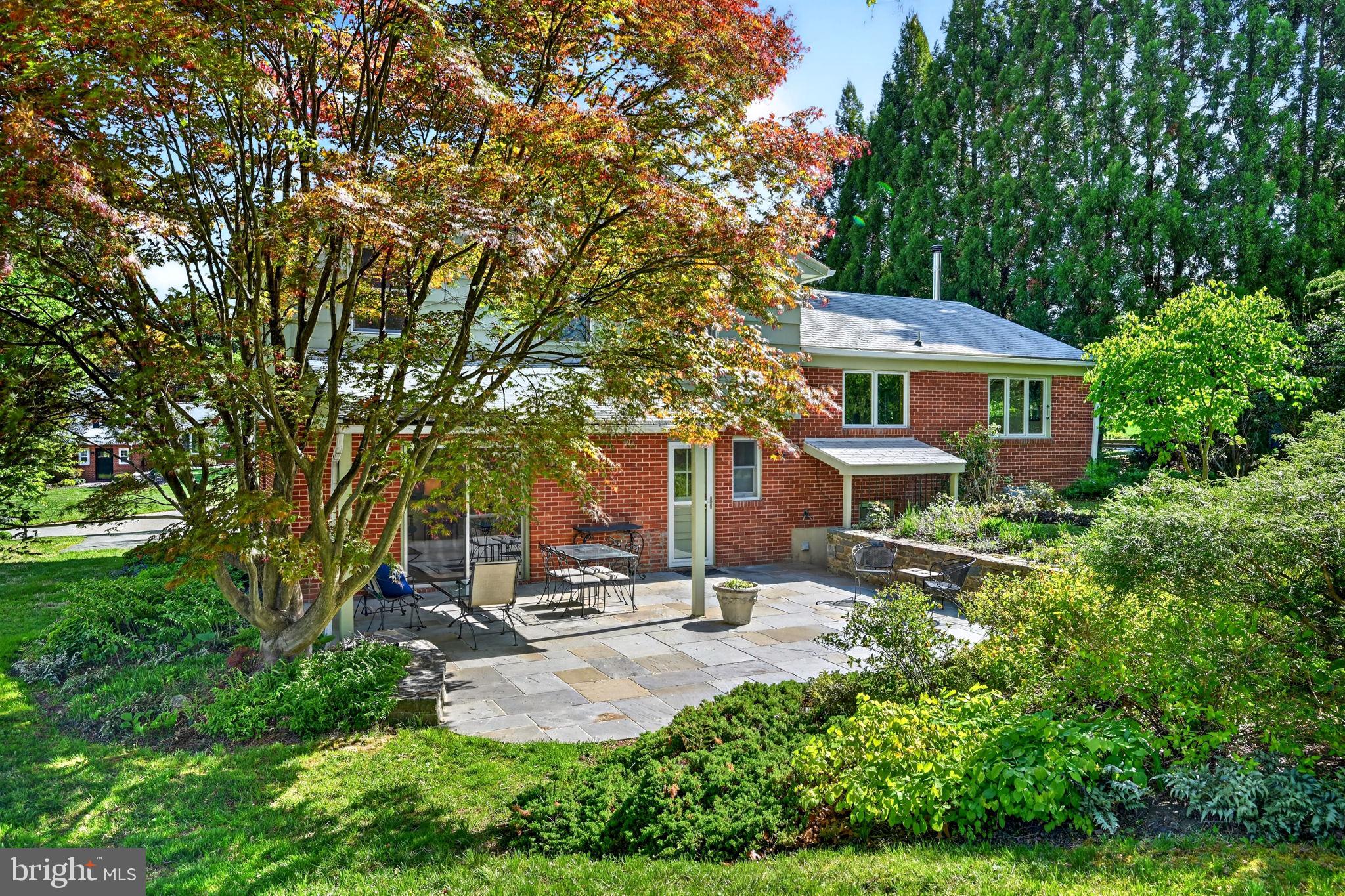 COLUMBIA HILLS - Residential