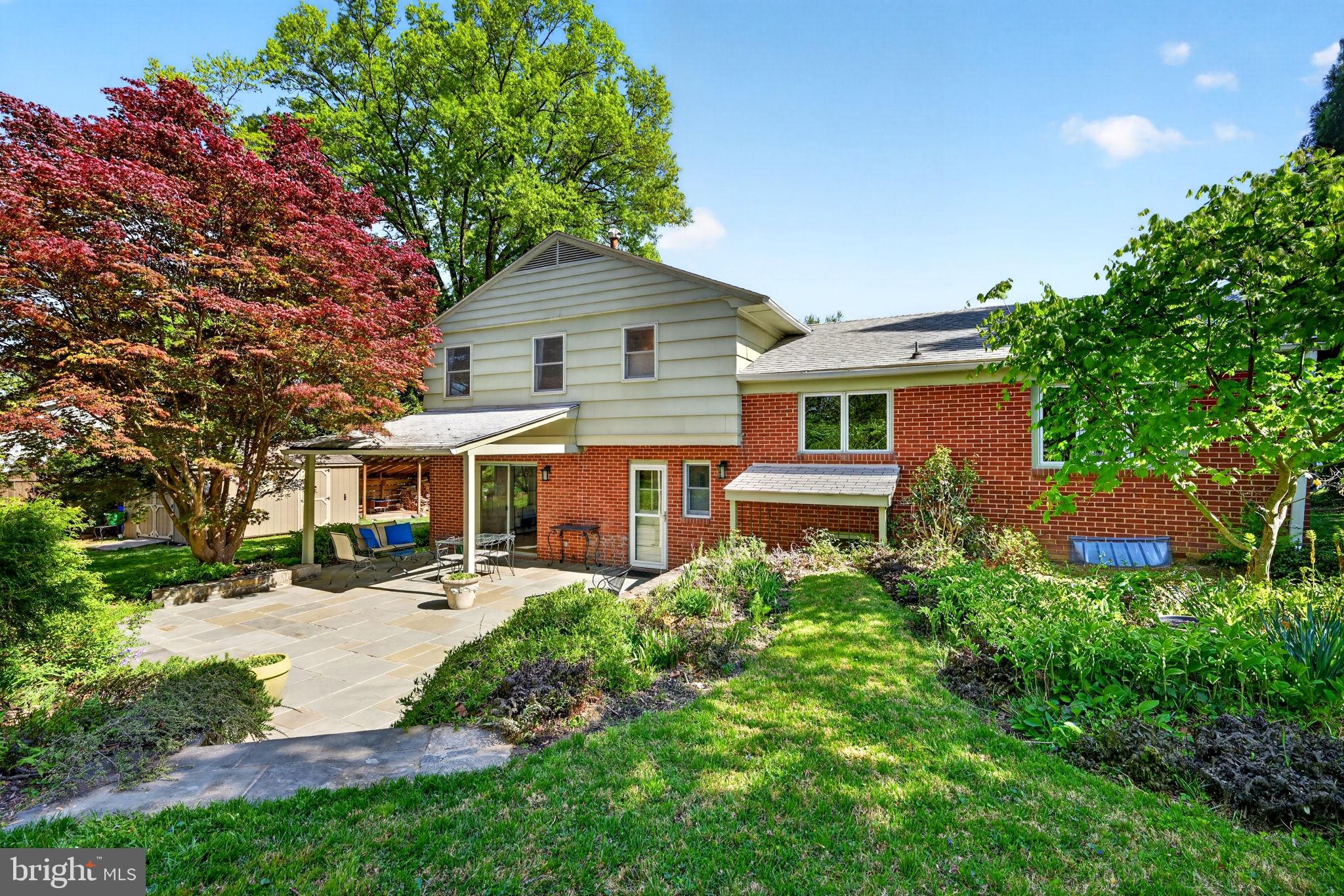 COLUMBIA HILLS - Residential