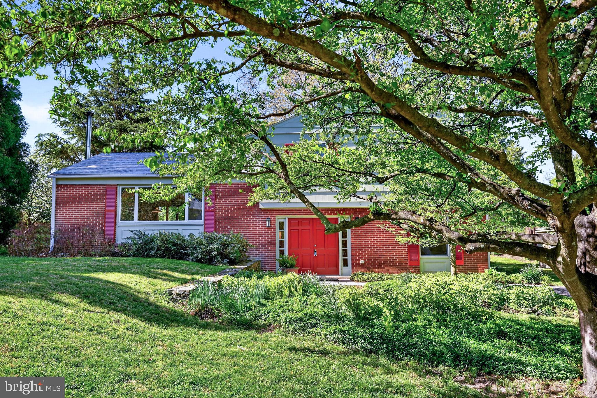 COLUMBIA HILLS - Residential