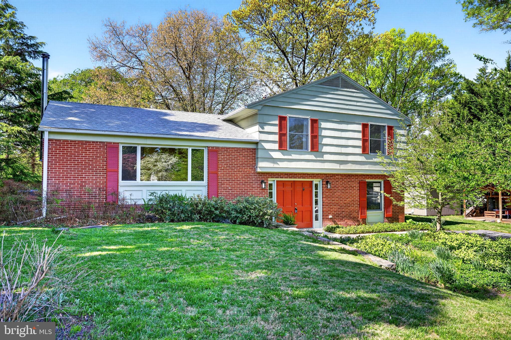 COLUMBIA HILLS - Residential