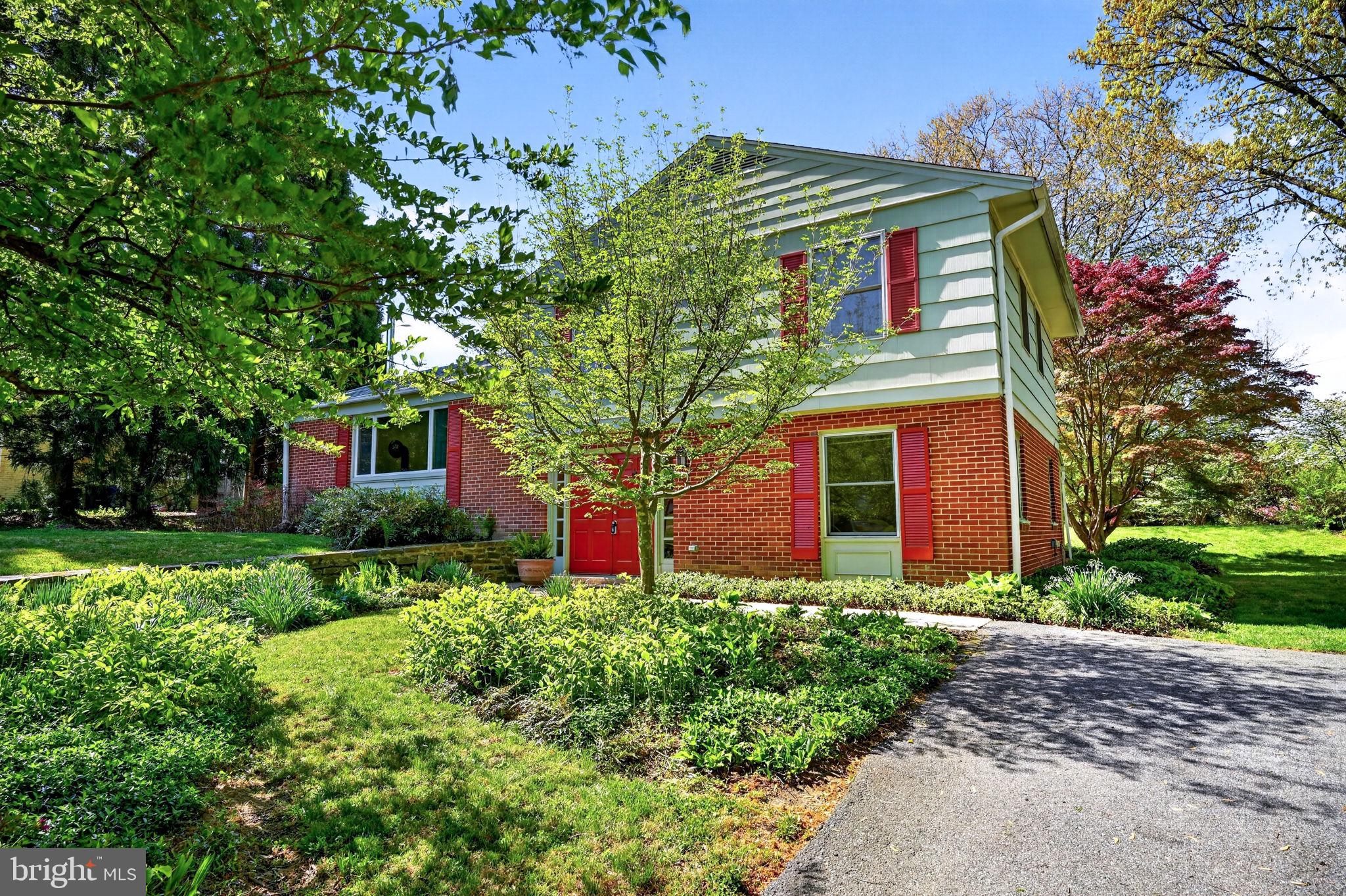 COLUMBIA HILLS - Residential