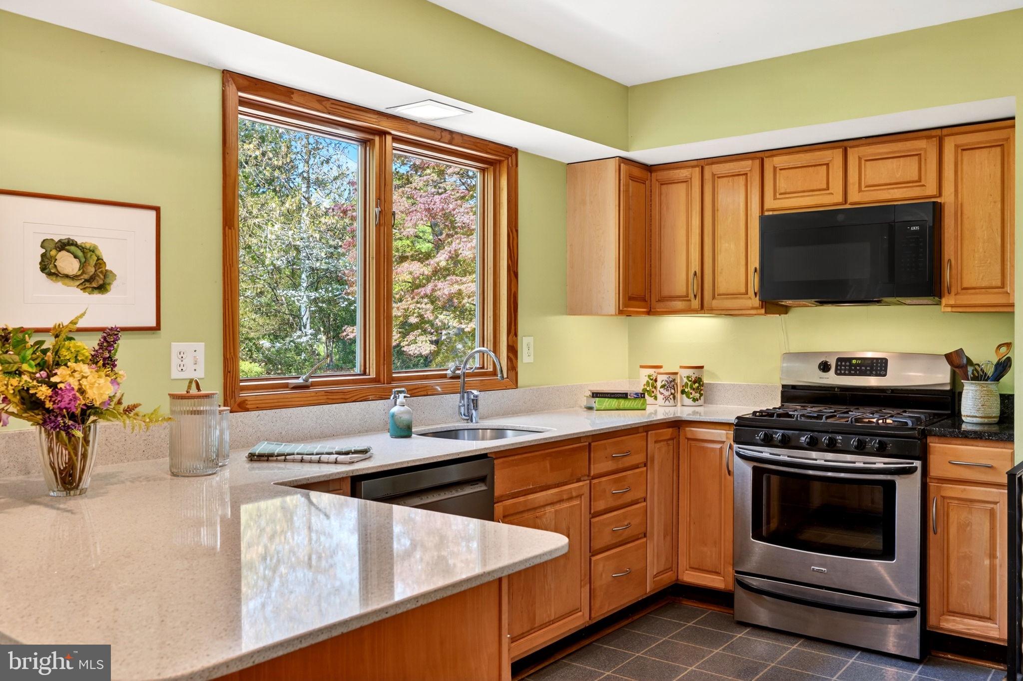 COLUMBIA HILLS - Residential