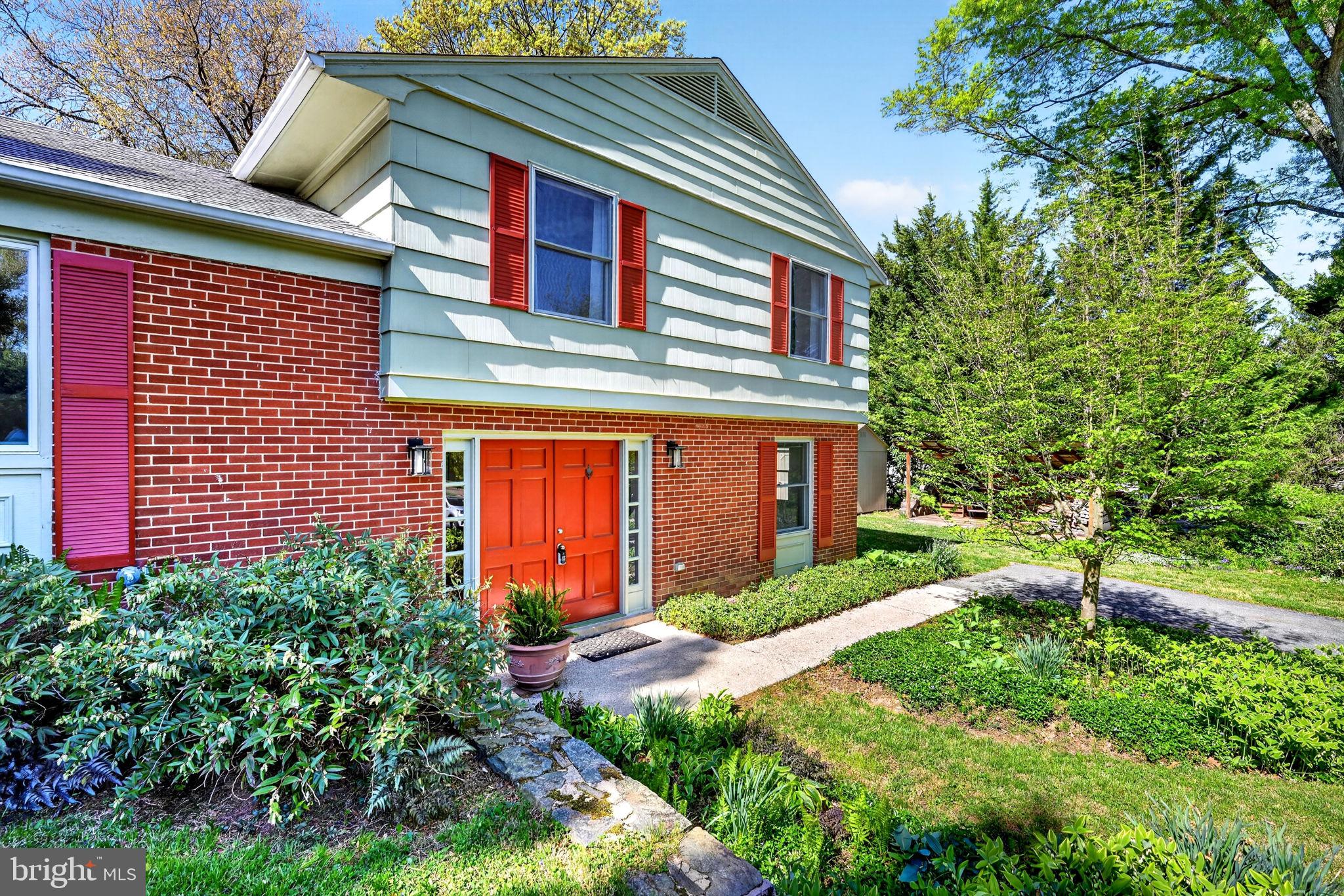 COLUMBIA HILLS - Residential