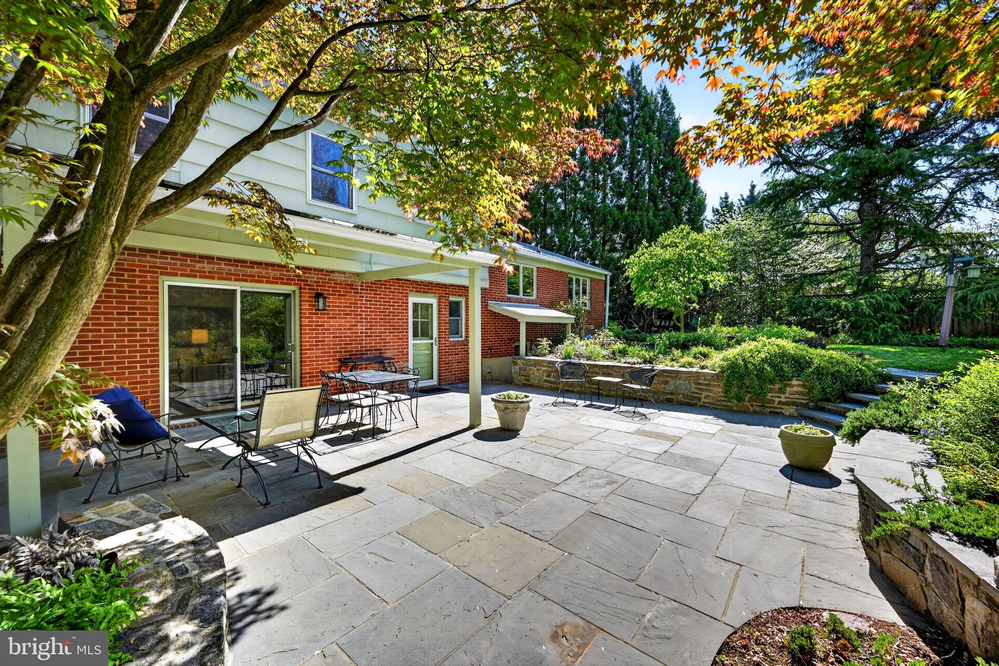 COLUMBIA HILLS - Residential