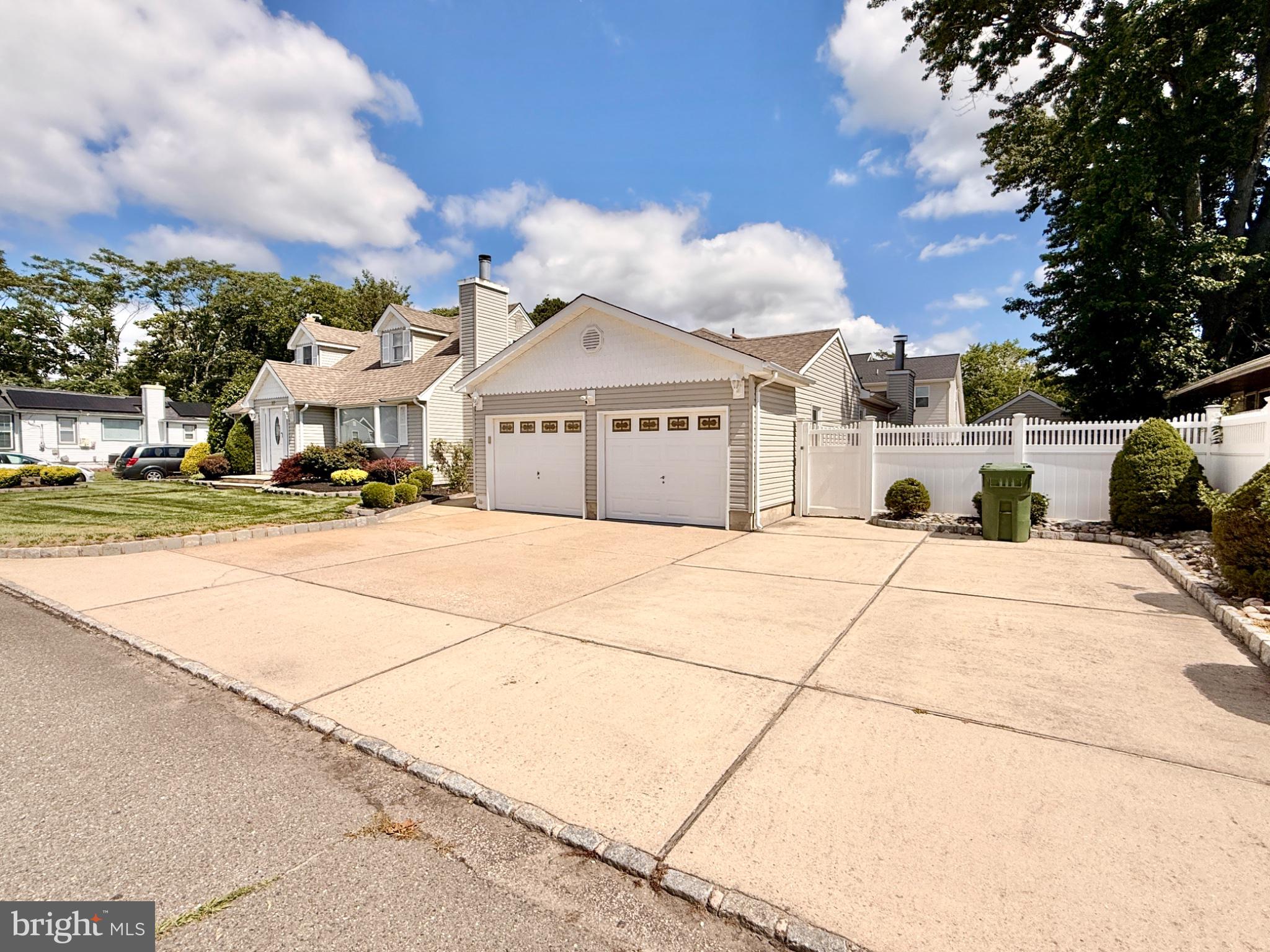 27 3RD AVENUE
