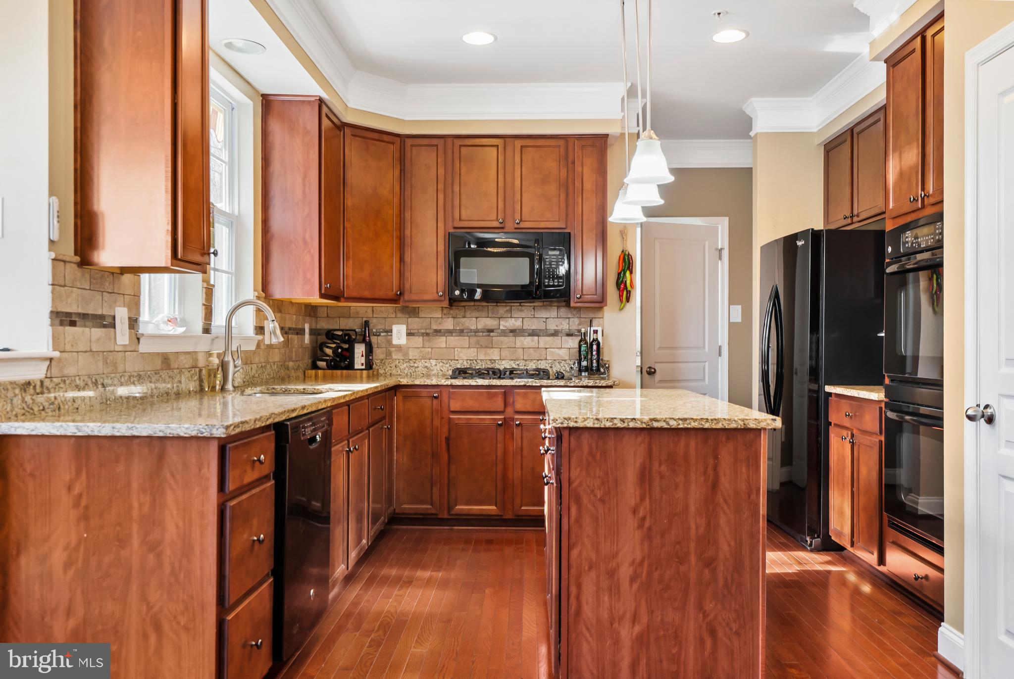 SETON POINTE - Residential