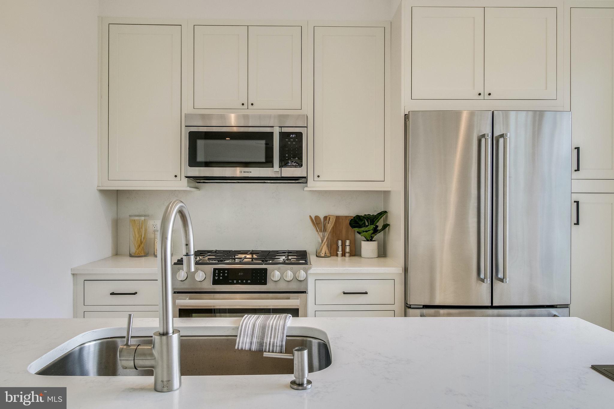 BOTTLING HOUSE - Residential Lease