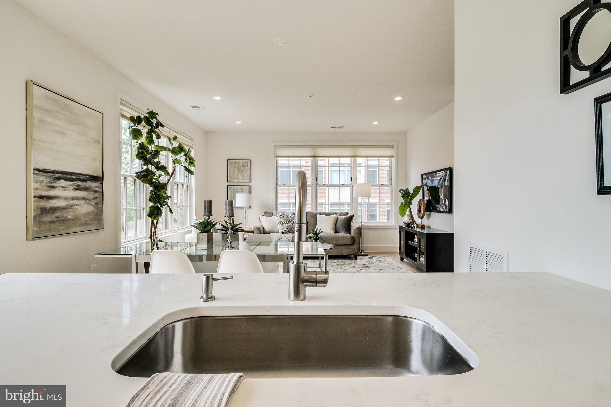 BOTTLING HOUSE - Residential Lease