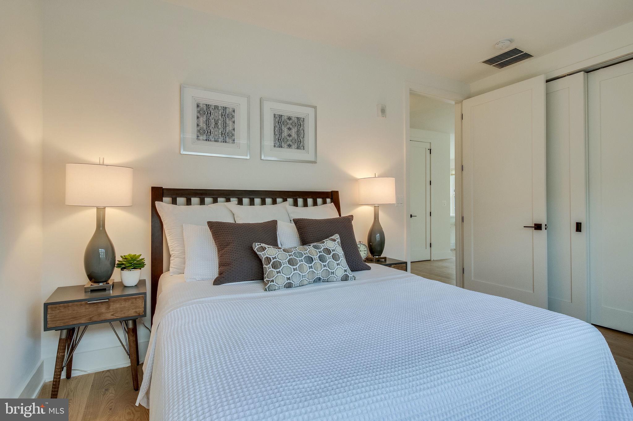 BOTTLING HOUSE - Residential Lease