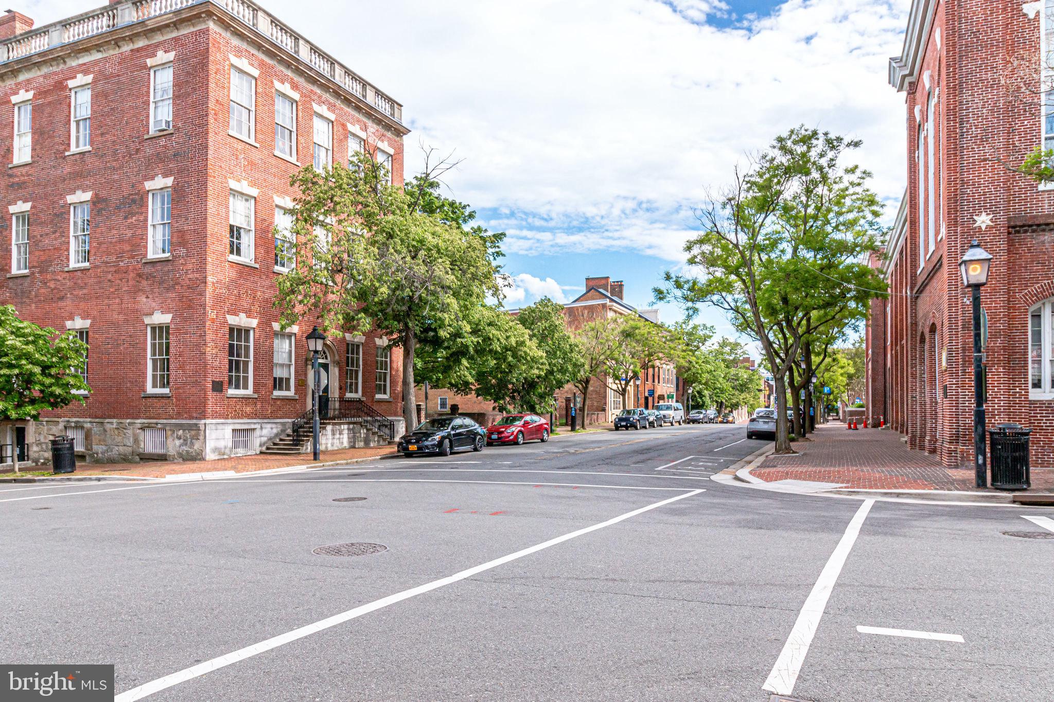 BOTTLING HOUSE - Residential Lease