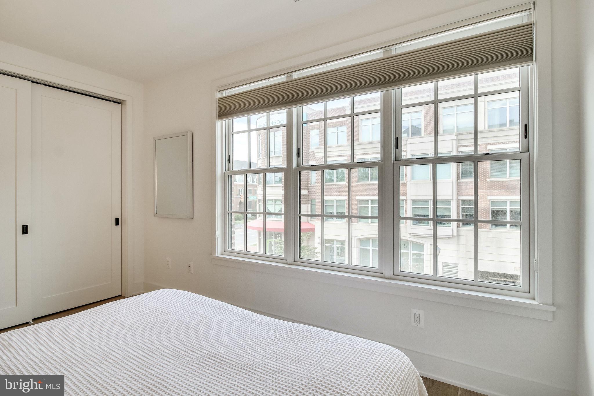 BOTTLING HOUSE - Residential Lease