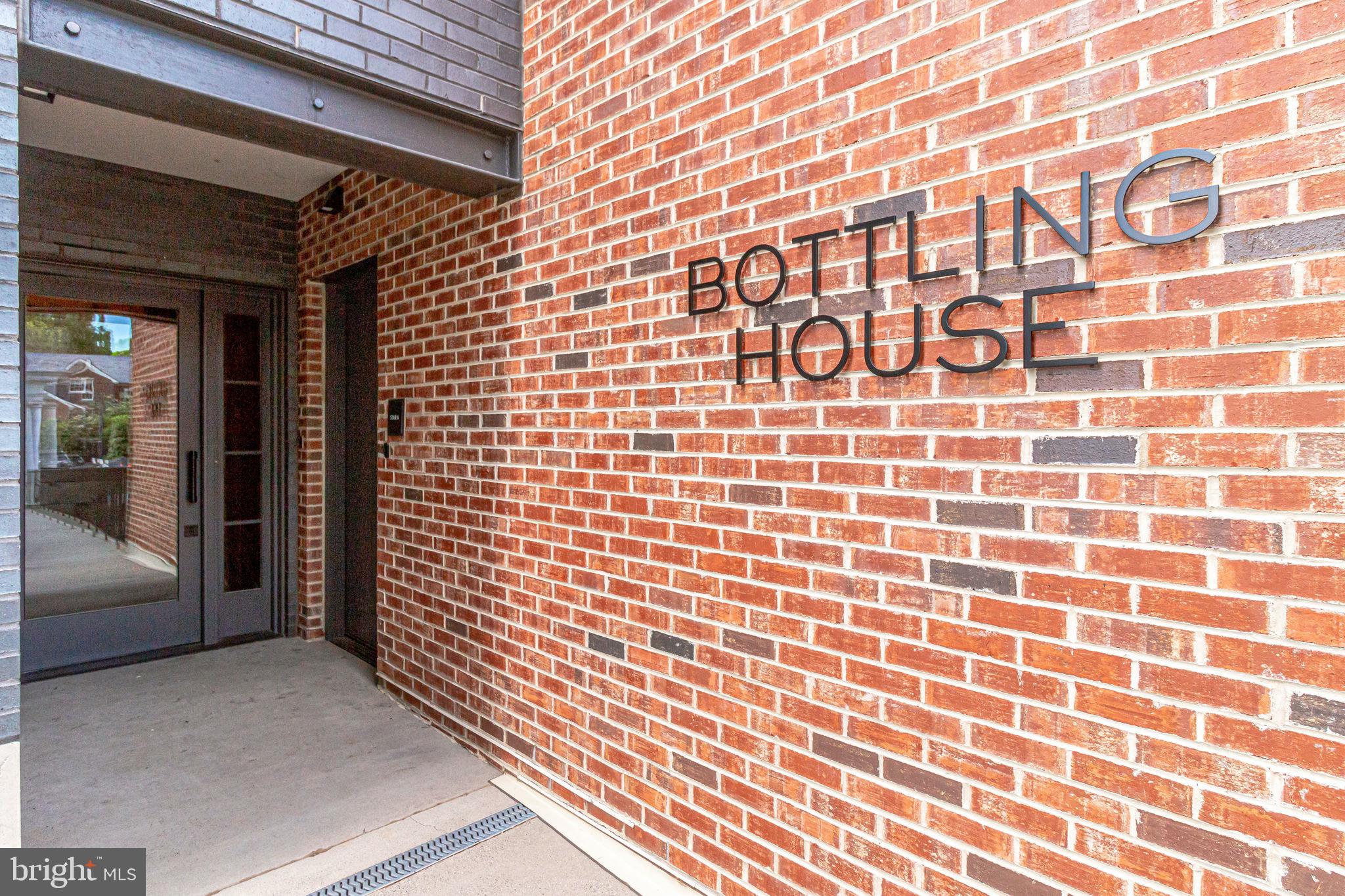 BOTTLING HOUSE - Residential Lease