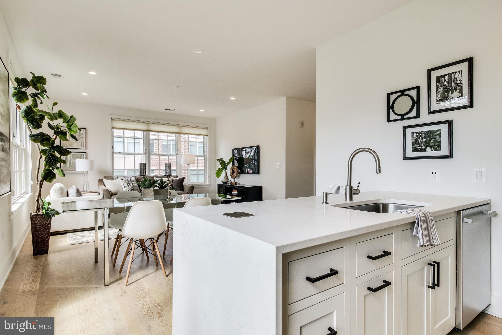 BOTTLING HOUSE - Residential Lease