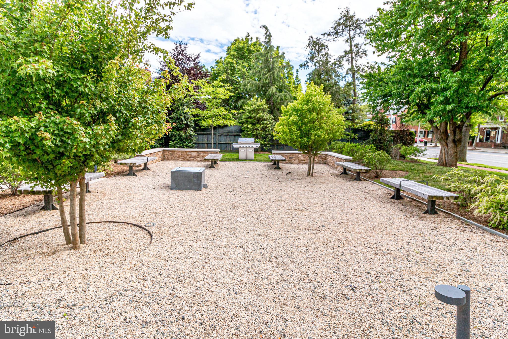 BOTTLING HOUSE - Residential Lease