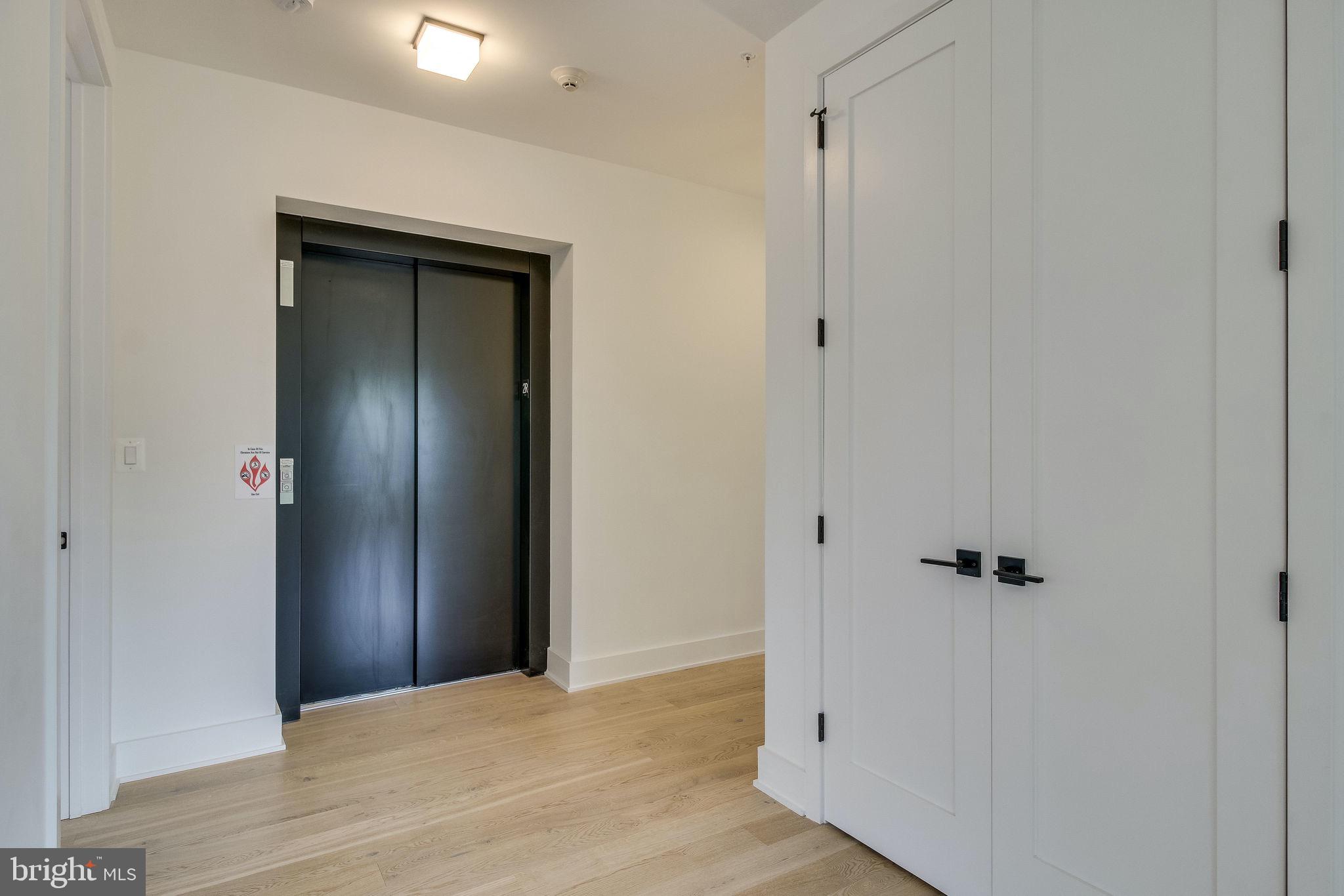 BOTTLING HOUSE - Residential Lease