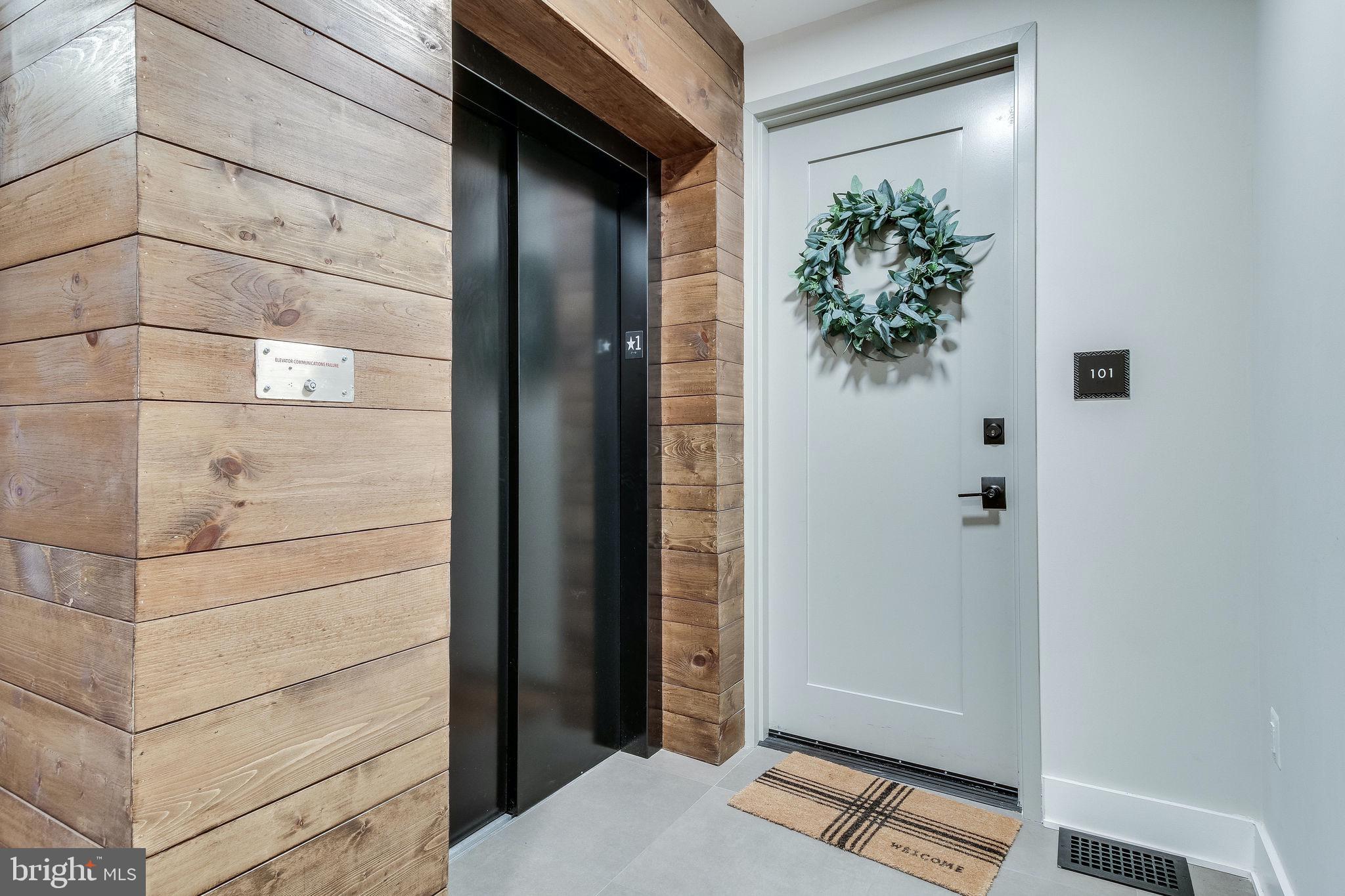 BOTTLING HOUSE - Residential Lease