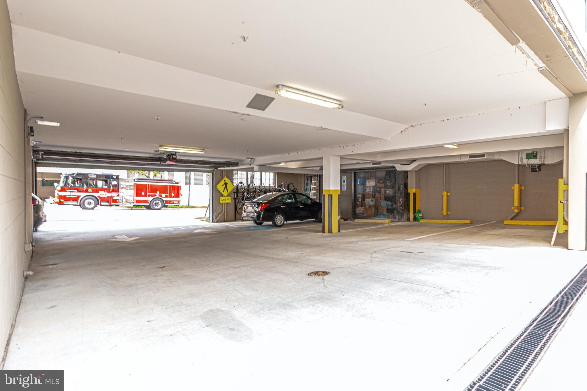 BOTTLING HOUSE - Residential Lease