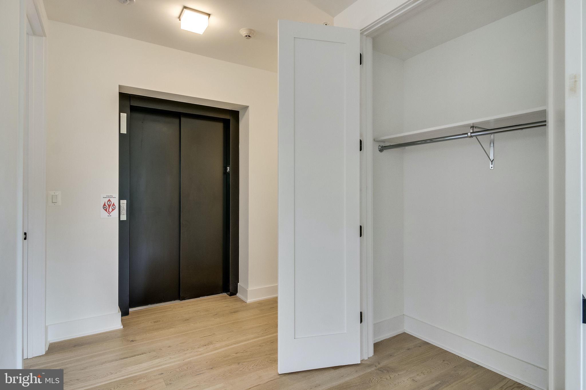 BOTTLING HOUSE - Residential Lease