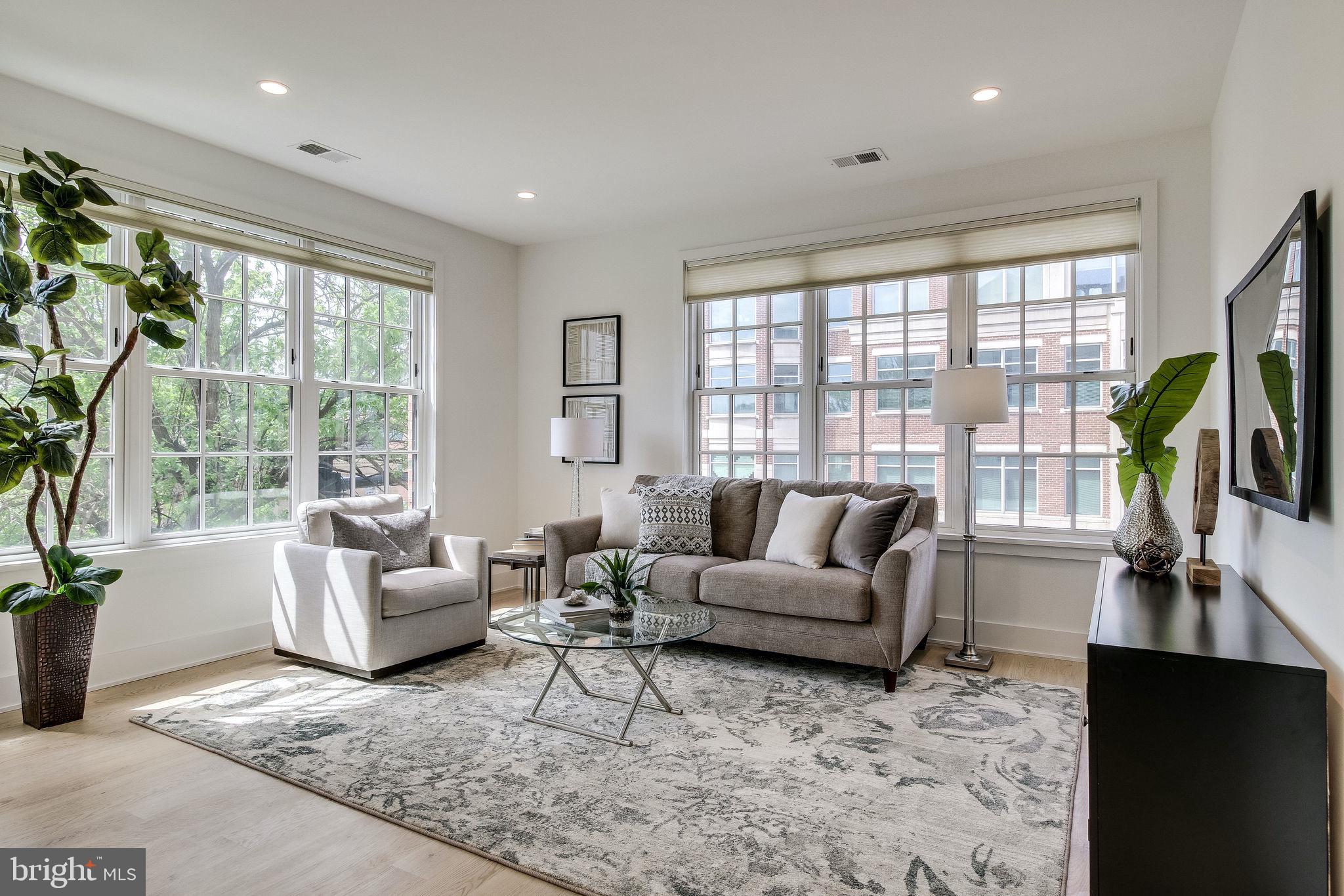 BOTTLING HOUSE - Residential Lease