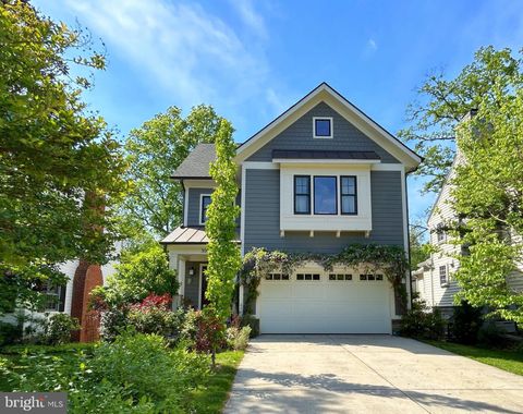 Photo of 305 N Lee Street, FALLS CHURCH, VA 22046 (MLS # VAFA2003854)