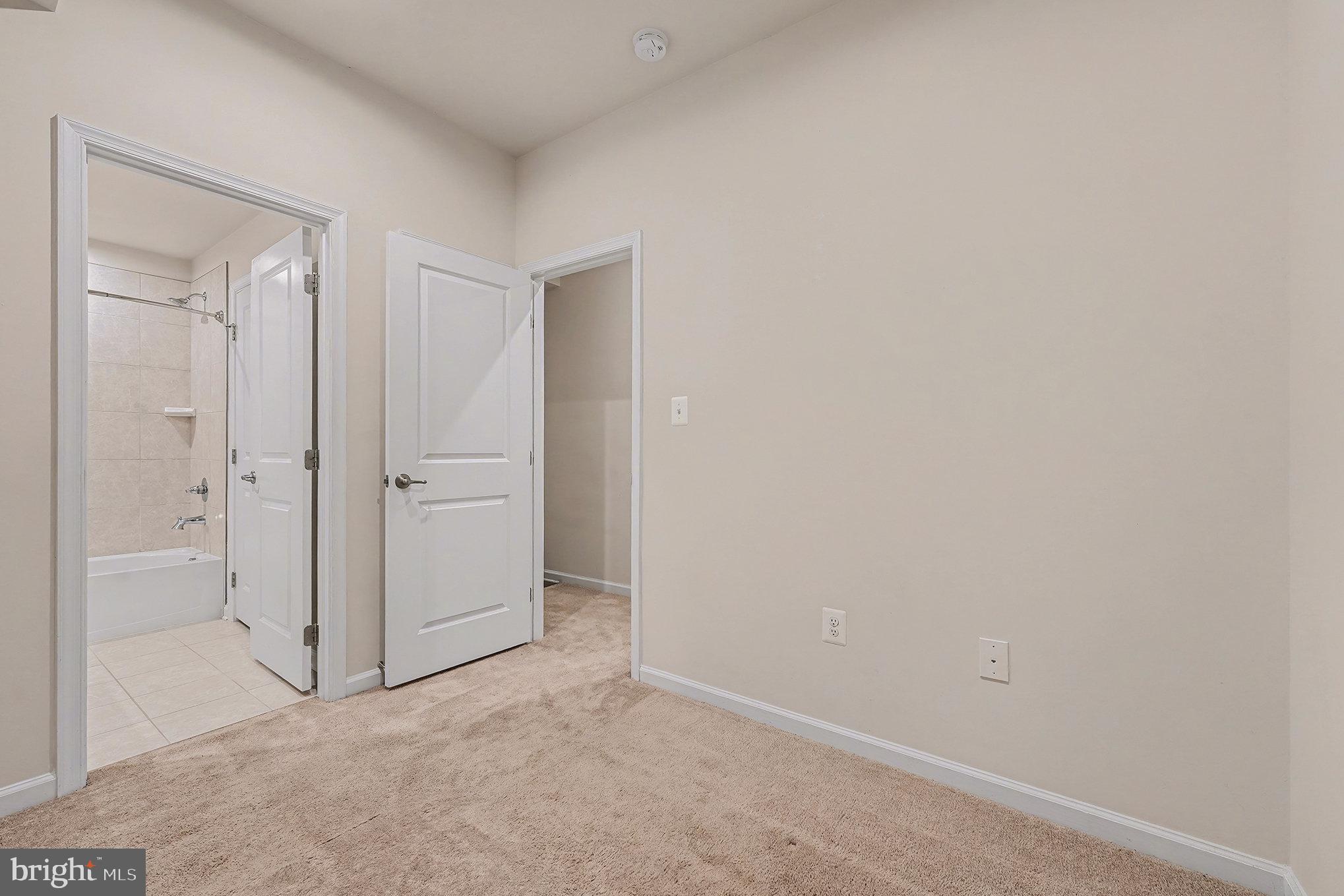 FREDERICKSBURG CITY - Residential Lease