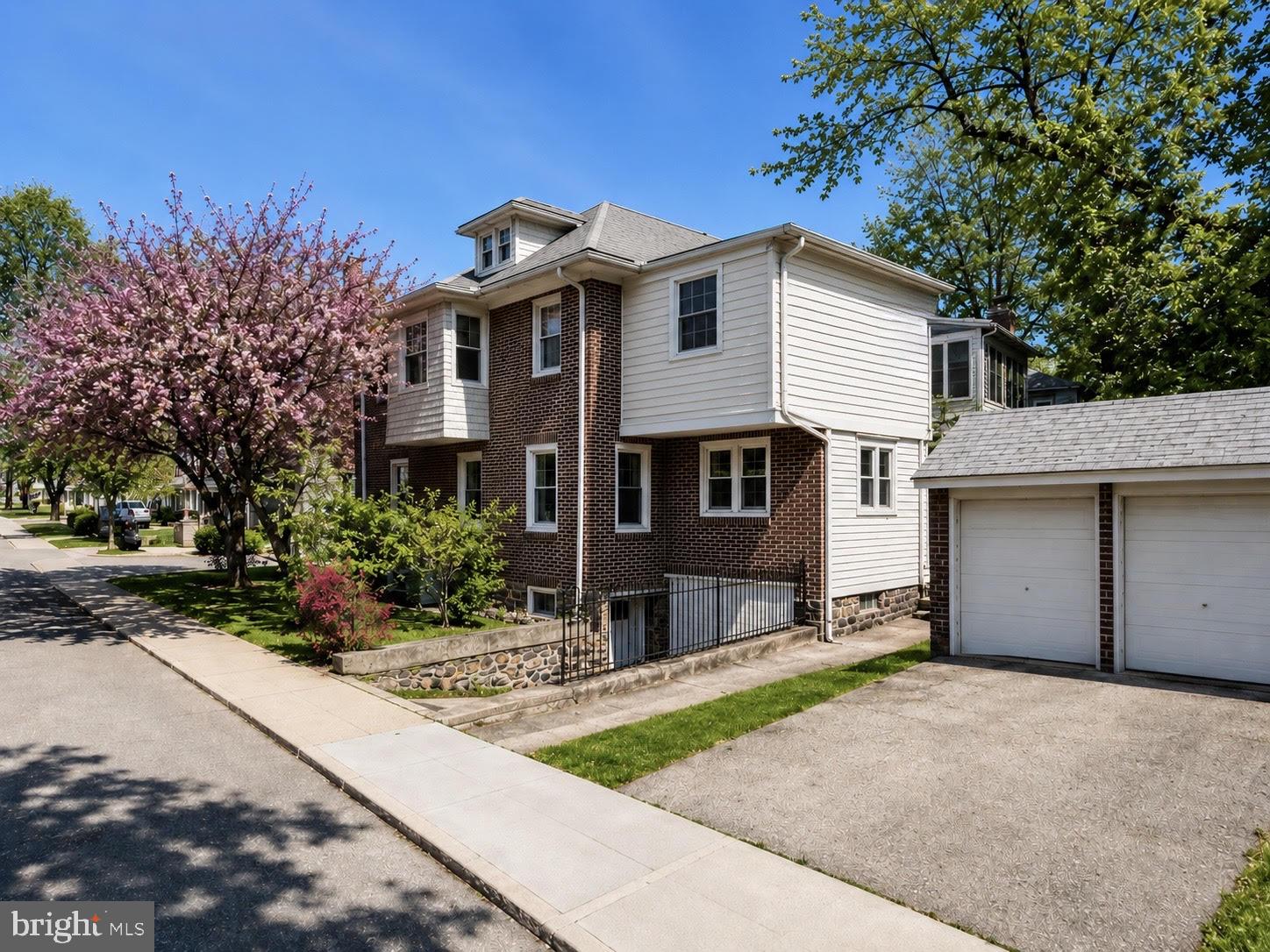 414 W 28TH STREET