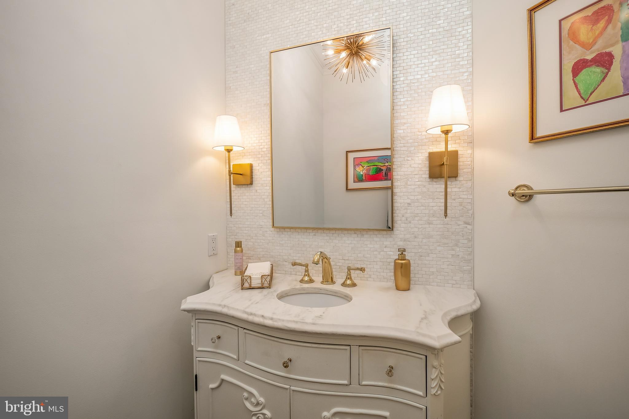 WEYHILL WOODS - Residential