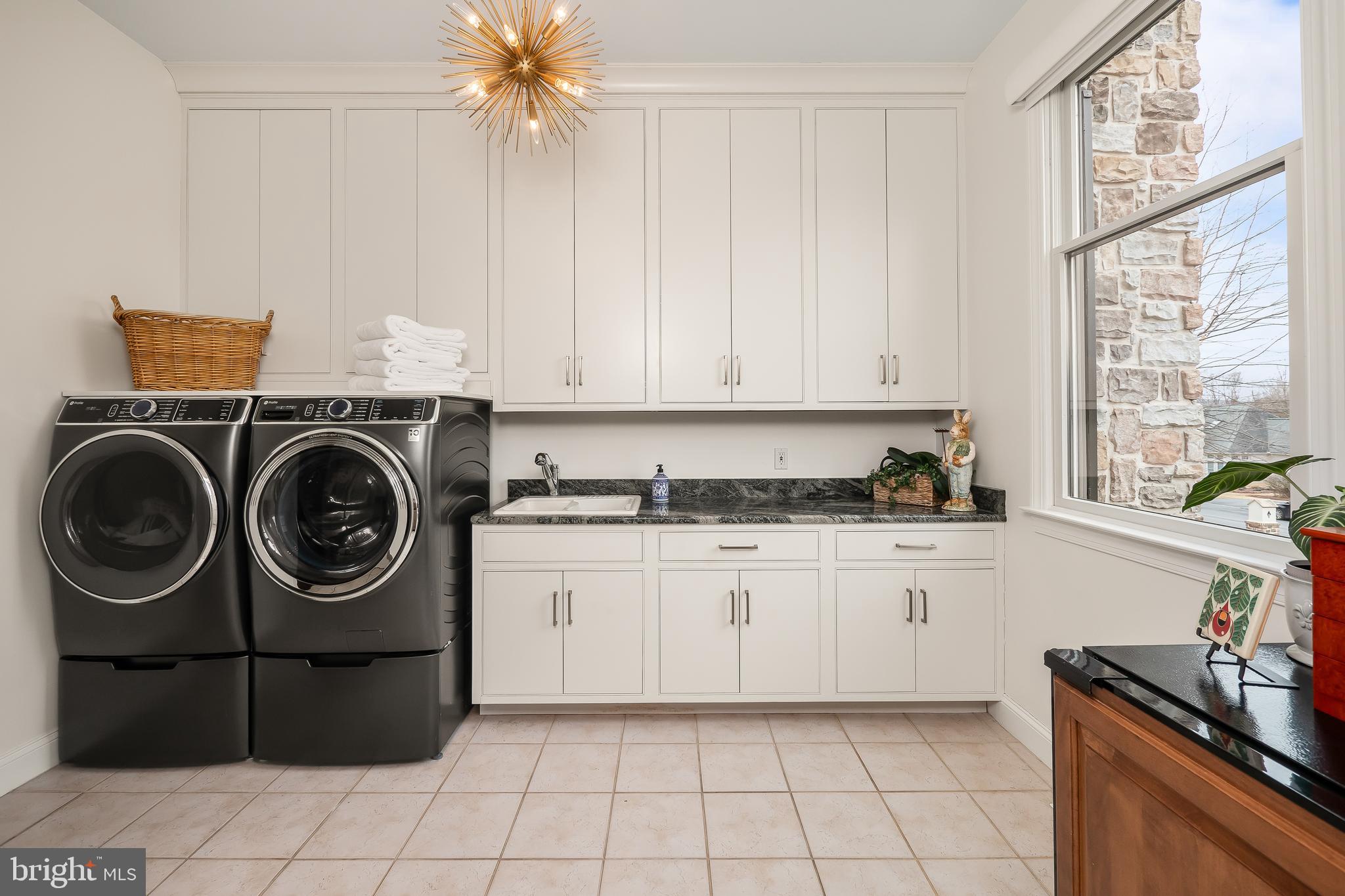 WEYHILL WOODS - Residential