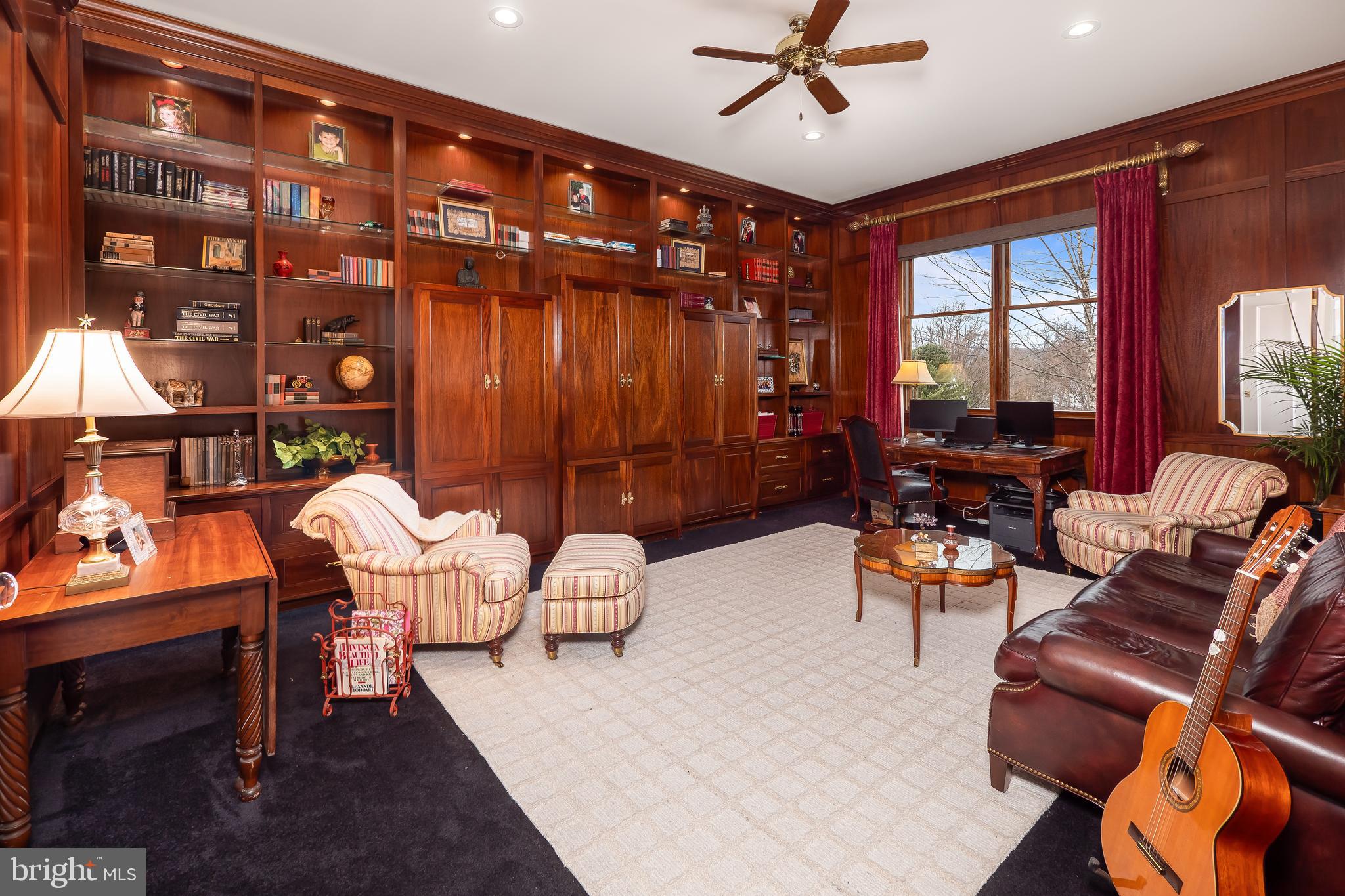 WEYHILL WOODS - Residential