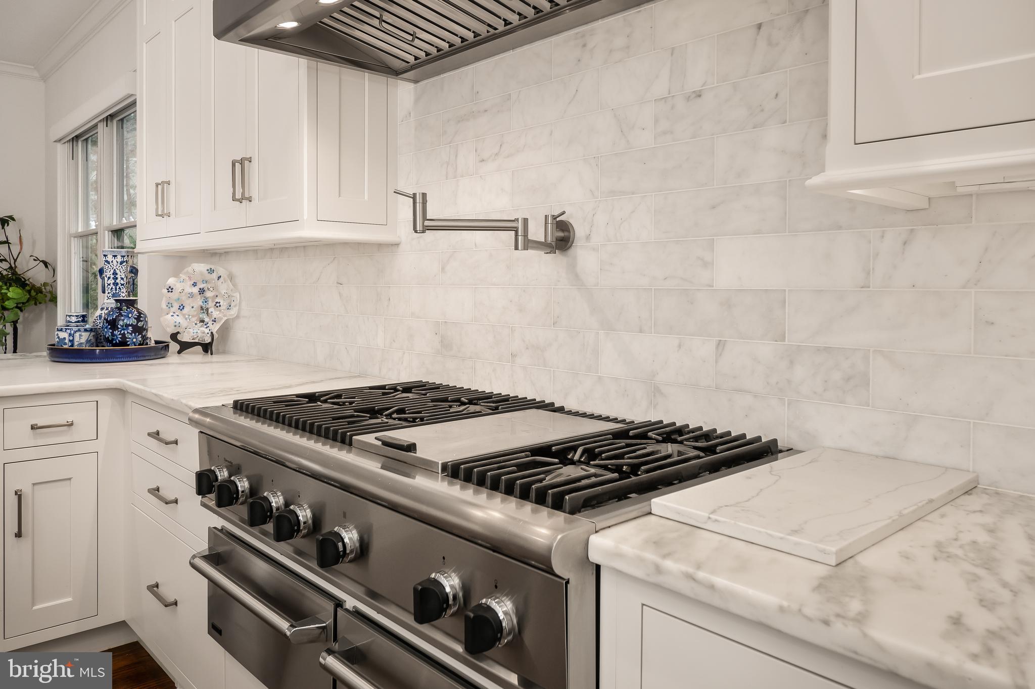 WEYHILL WOODS - Residential